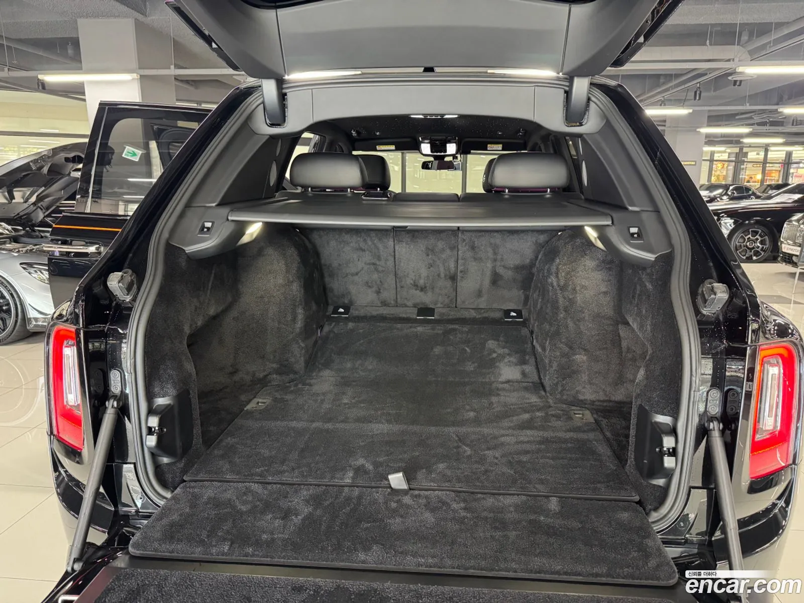Rolls-Royce Cullinan 2020 — 12