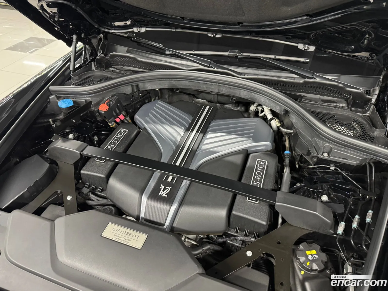 Rolls-Royce Cullinan 2020 — 16