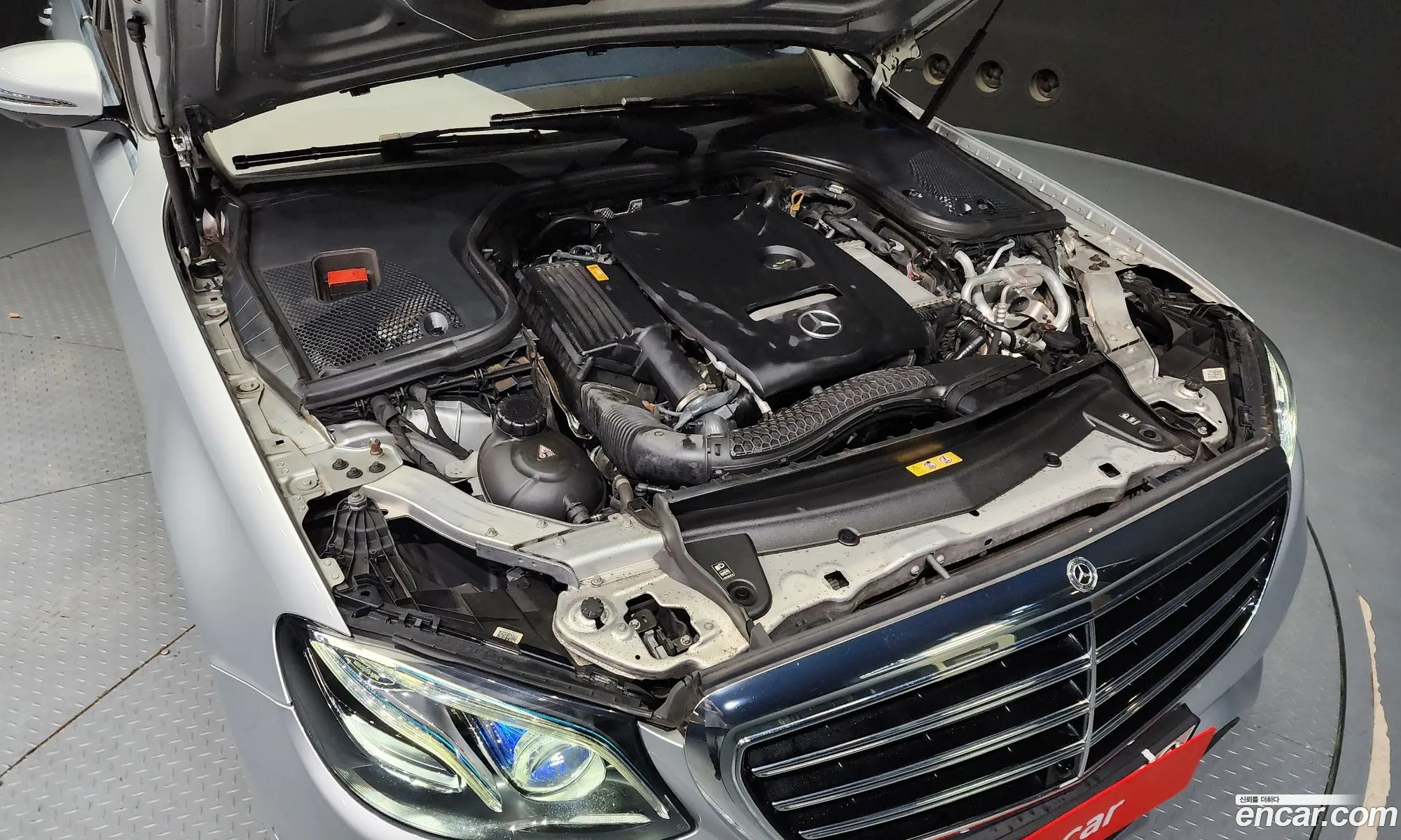 Mercedes-Benz E-Class W213 2017 WDDZF4JB4JA341884 — 5