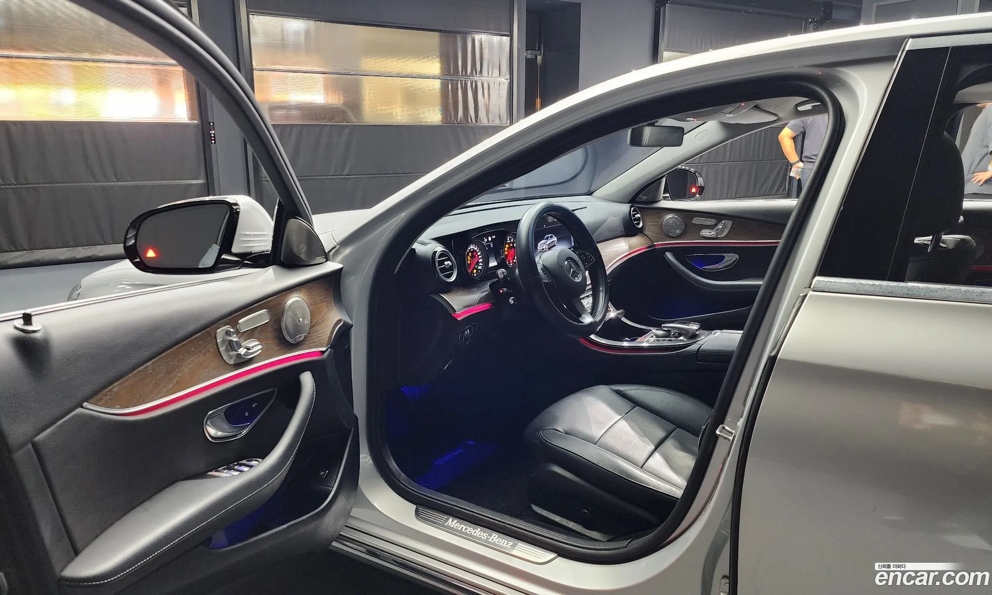 Mercedes-Benz E-Class W213 2017 WDDZF4JB4JA341884 — 15