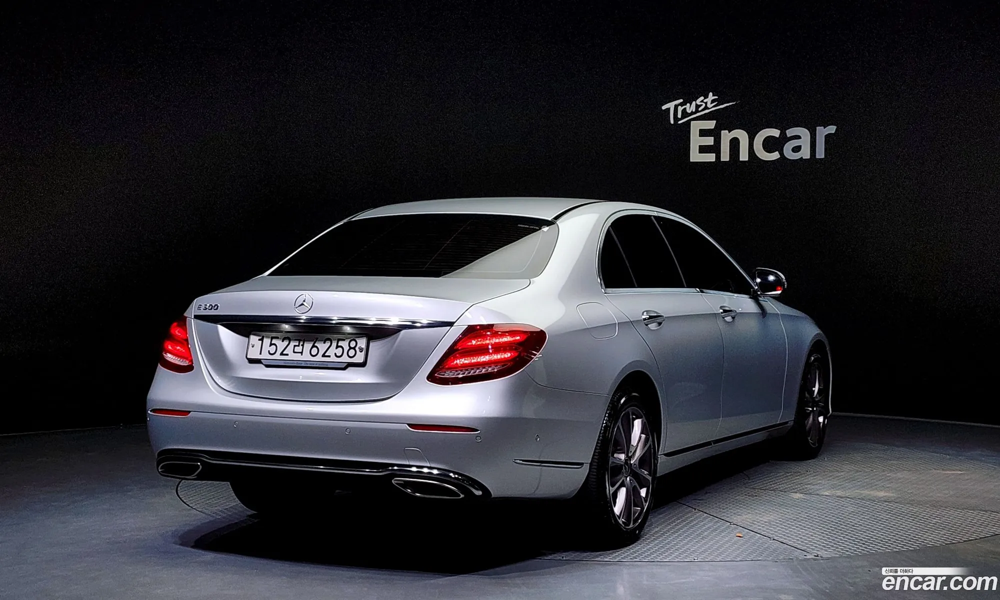 Mercedes-Benz E-Class W213 2017 WDDZF4JB4JA341884 — 8