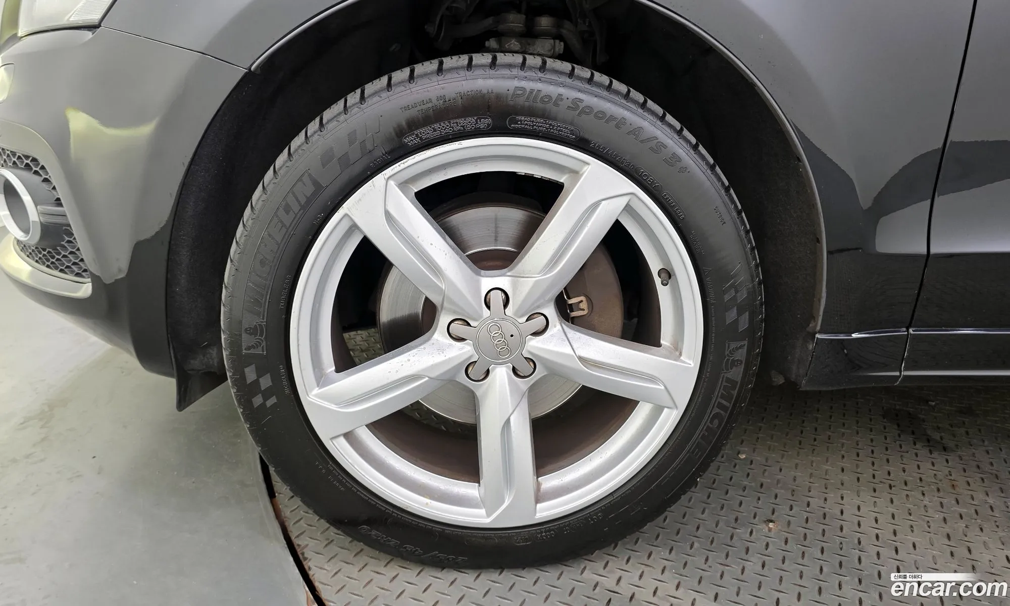 Audi Q5 2011 WAUZZZ8R3BA092381 — 3