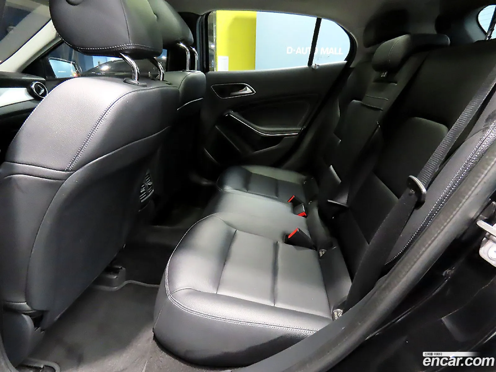 Mercedes-Benz GLA-Class X156 2019 — 10