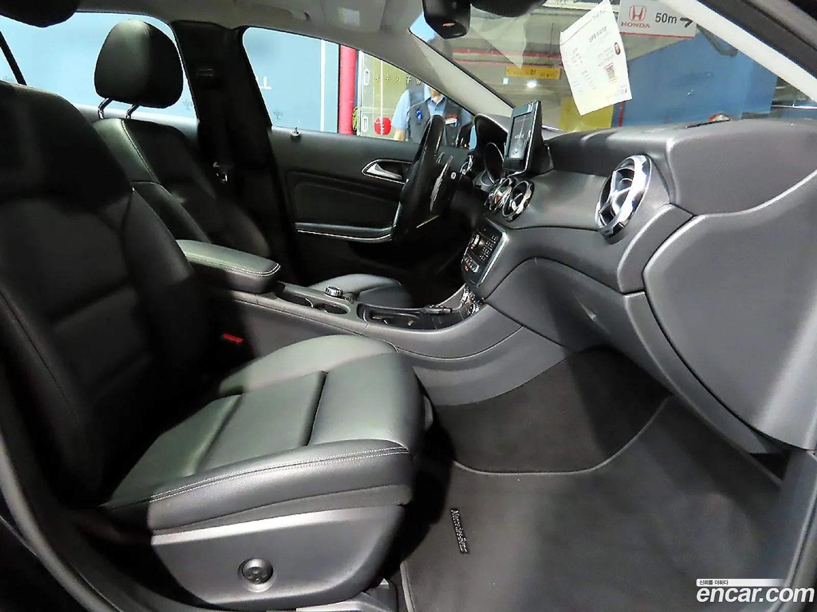 Mercedes-Benz GLA-Class X156 2019 — 16