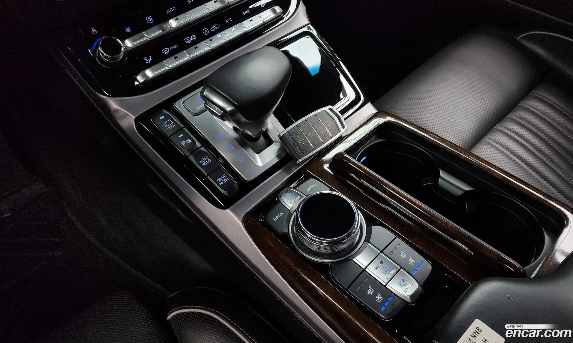 Genesis EQ900 2016 — 3