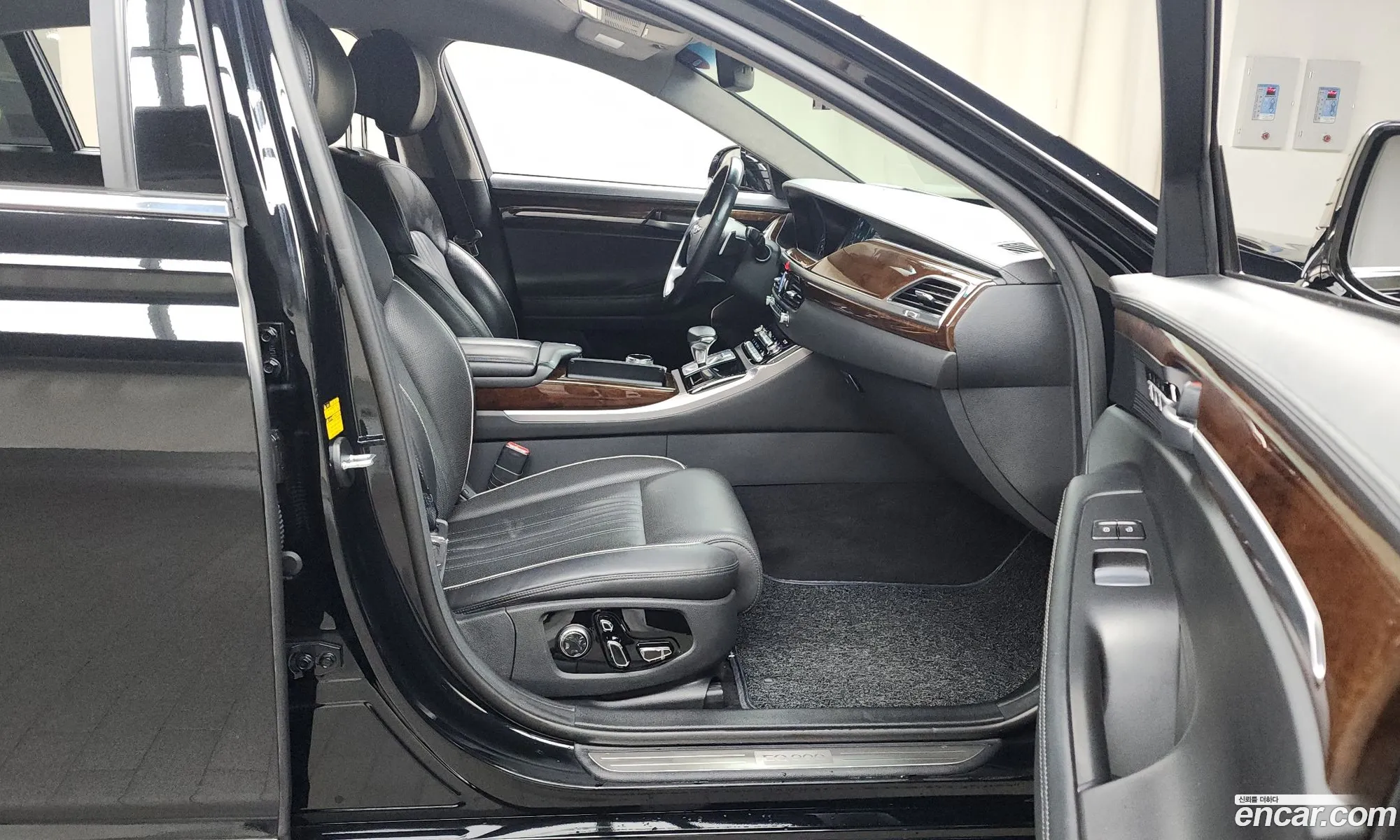 Genesis EQ900 2016 — 10