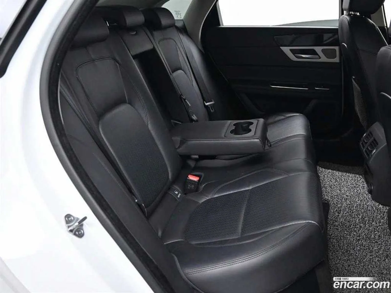 Jaguar XF 2017 — 18