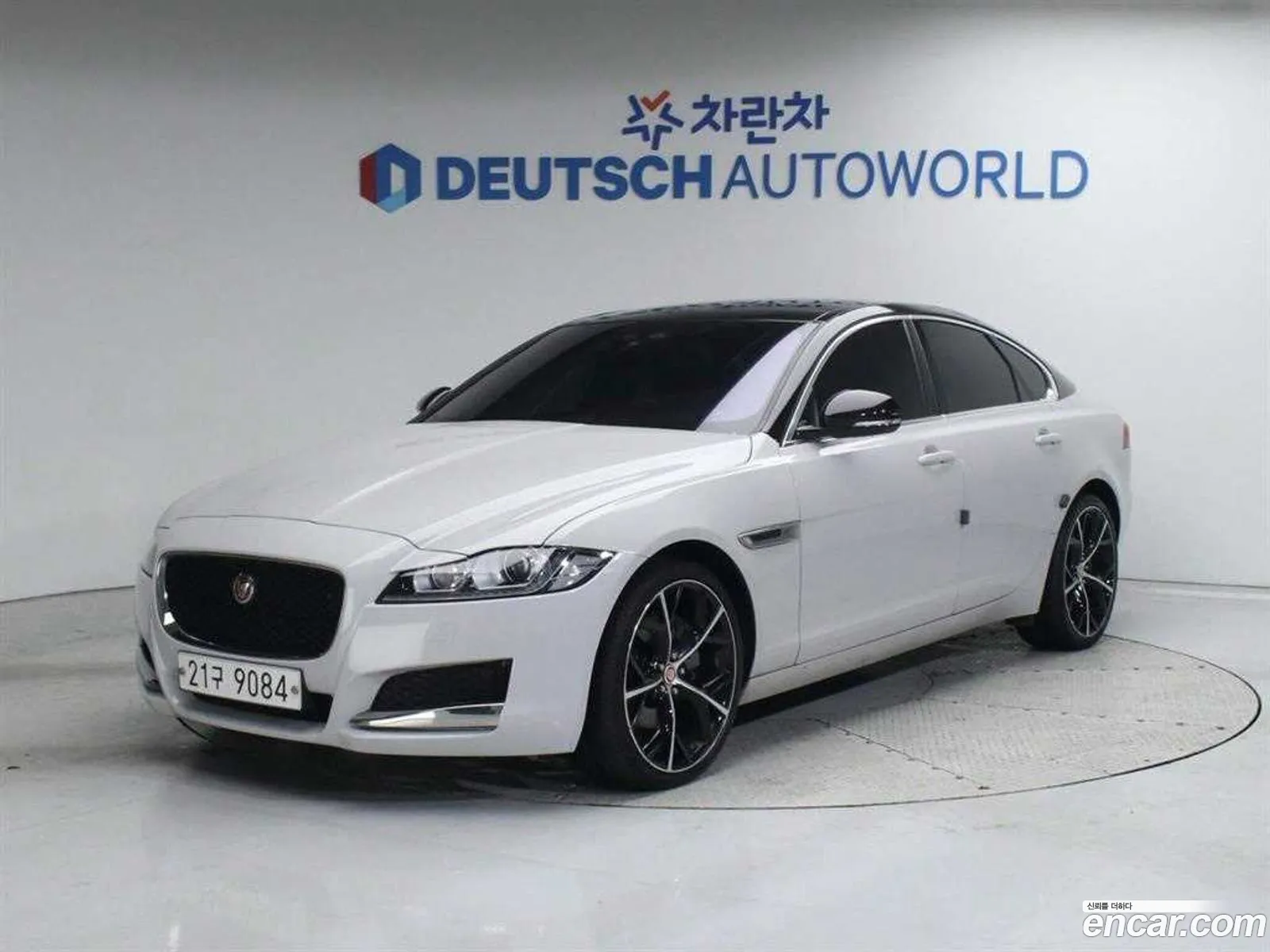 Jaguar XF 2017 — 19