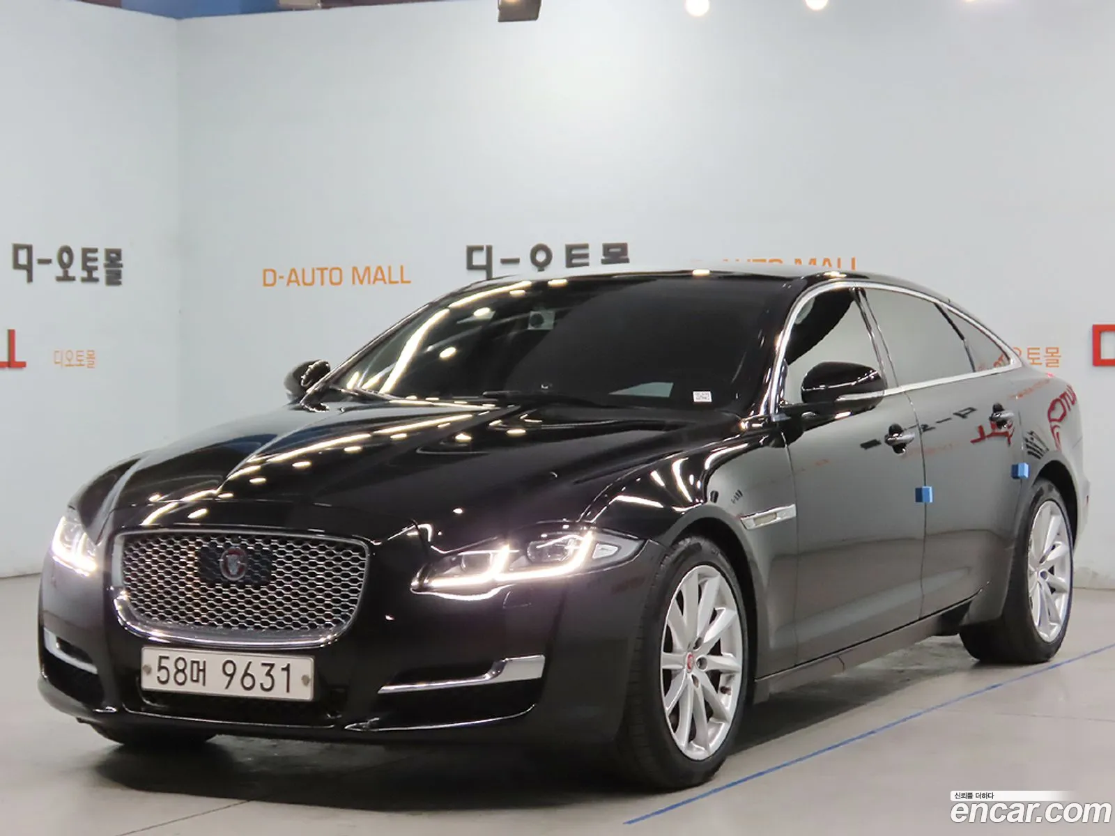 Jaguar XJ 2016 — 18