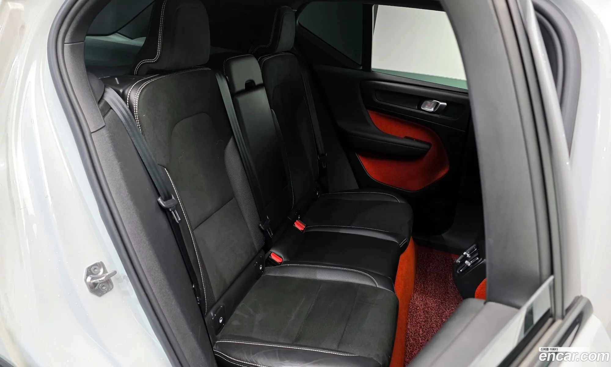 Volvo XC40 2019 YV1XZACACL2201248 — 20