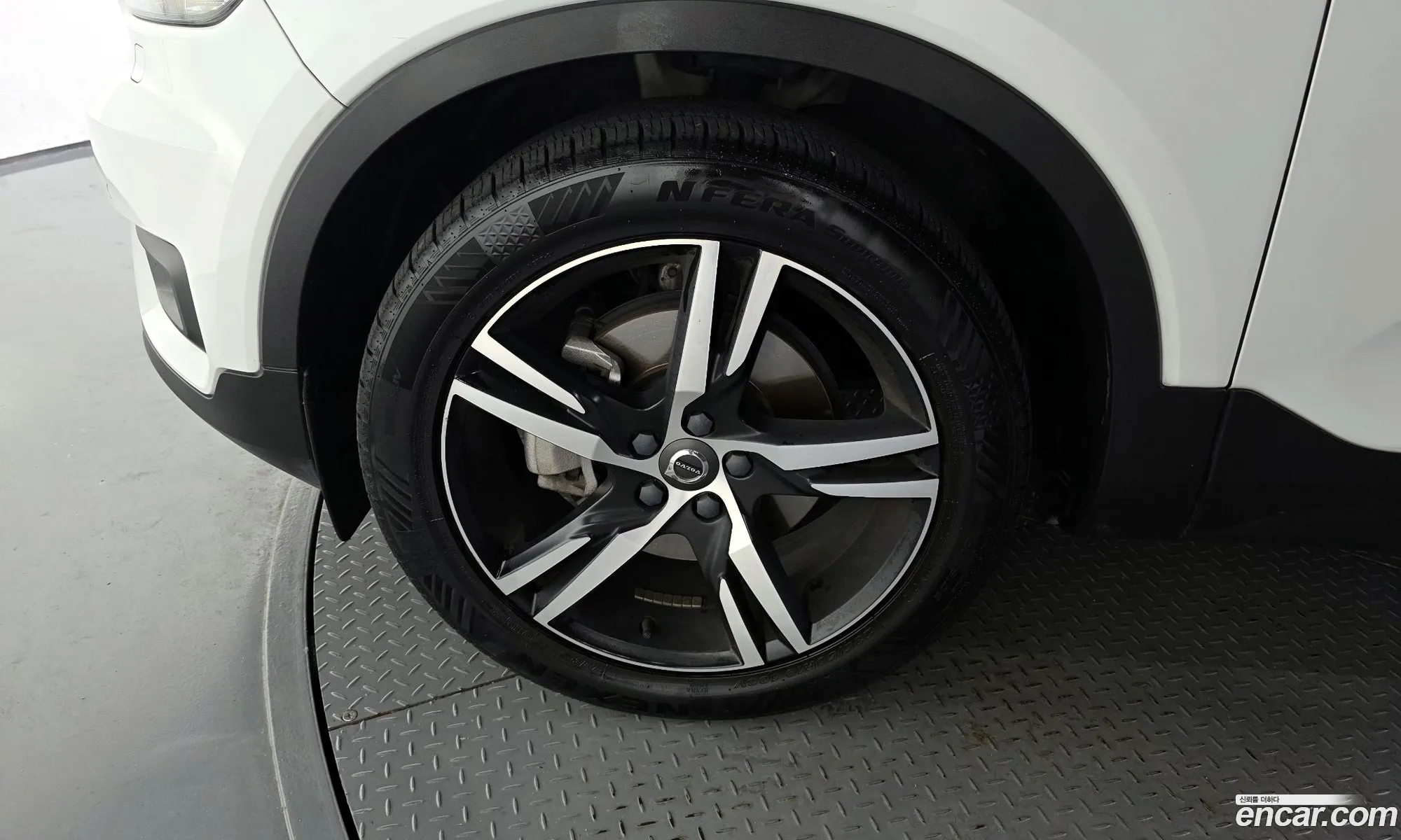Volvo XC40 2019 YV1XZACACL2201248 — 5