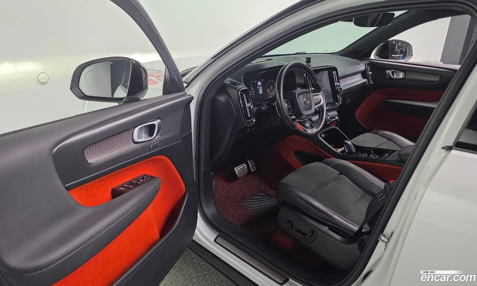 Volvo XC40 2019 YV1XZACACL2201248 — 17