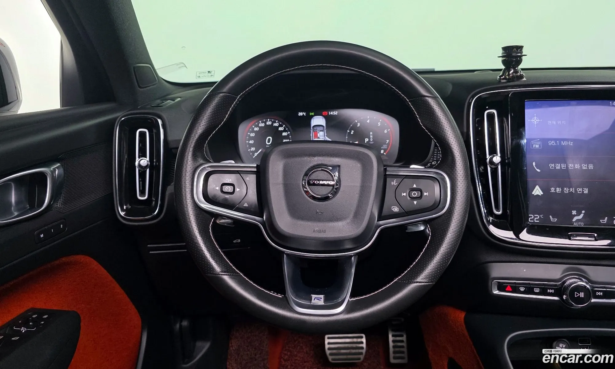 Volvo XC40 2019 YV1XZACACL2201248 — 3