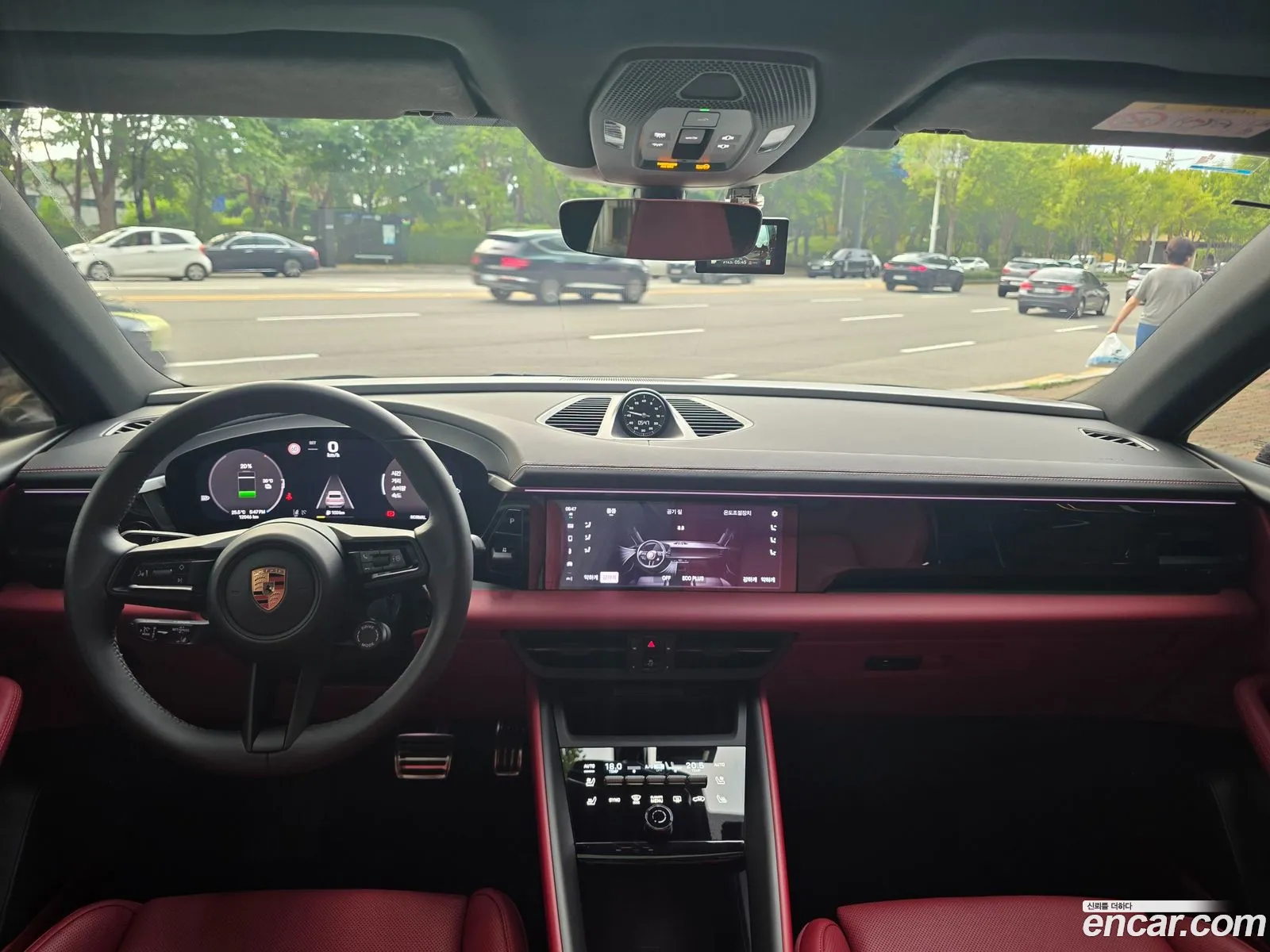 Porsche Macan EV 2025 — 7