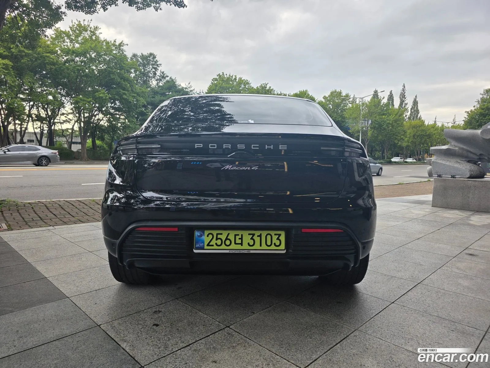 Porsche Macan EV 2025 — 11
