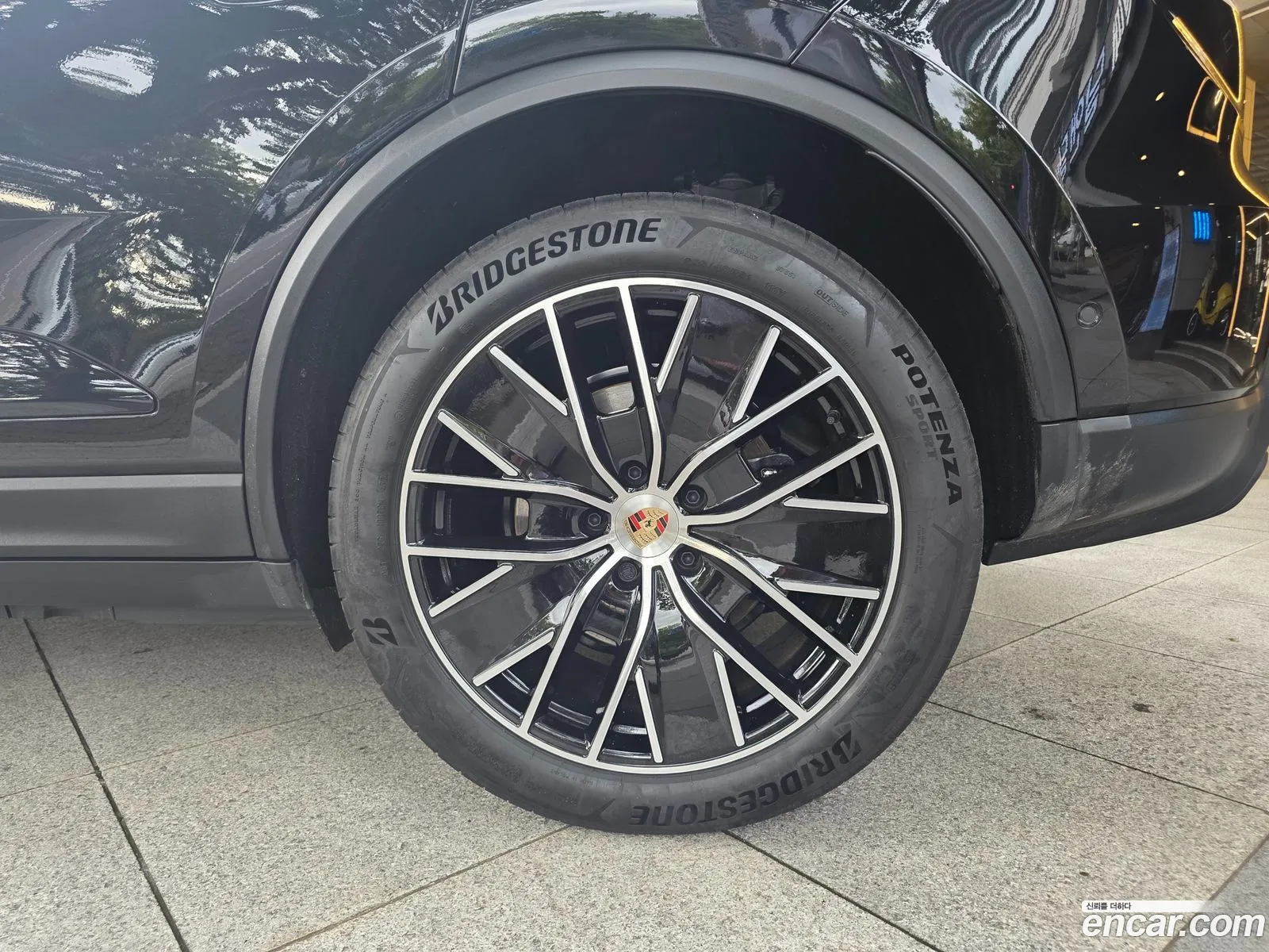 Porsche Macan EV 2025 — 9