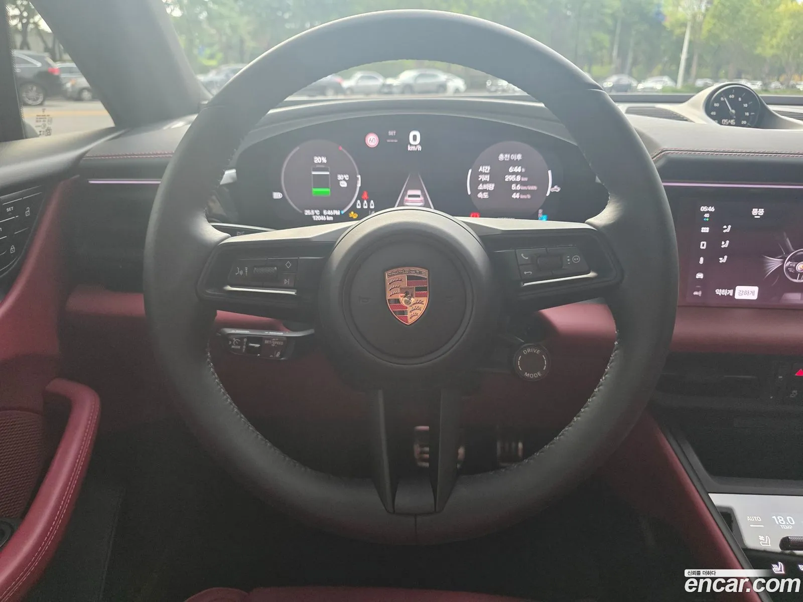 Porsche Macan EV 2025 — 3