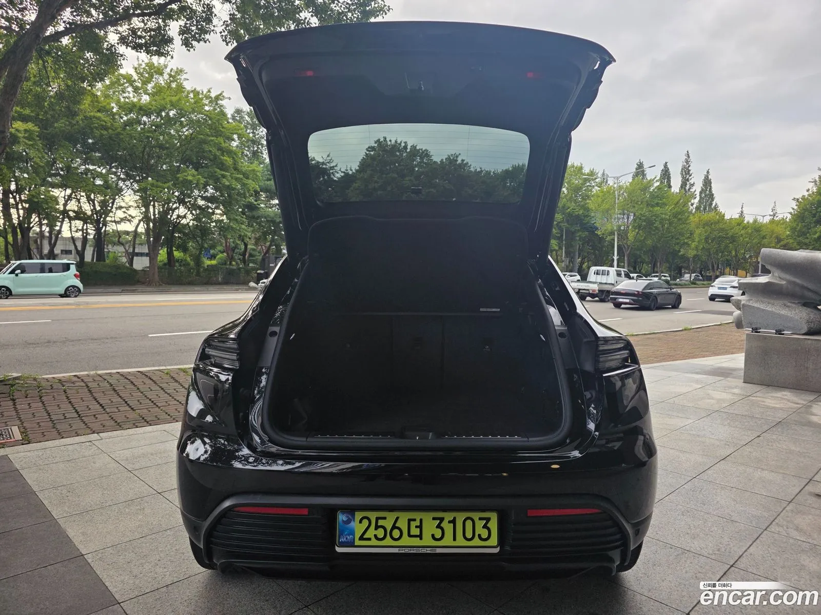 Porsche Macan EV 2025 — 6
