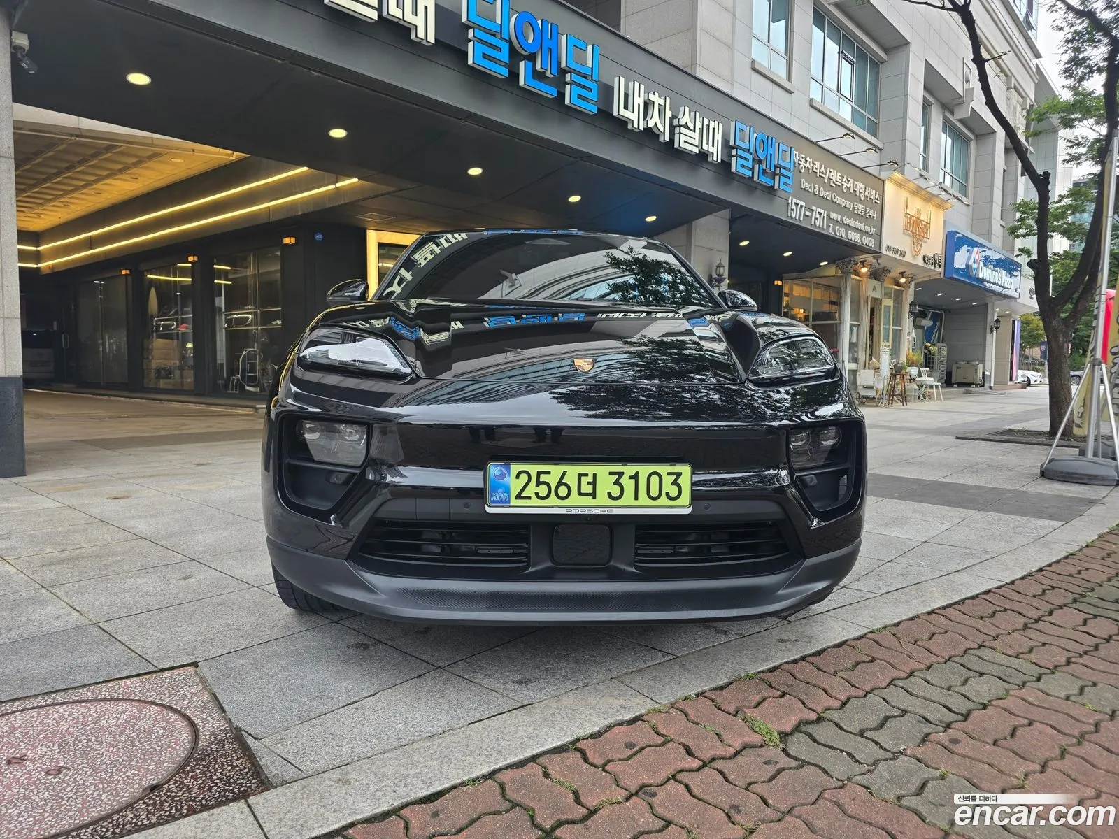 Porsche Macan EV 2025 — 4