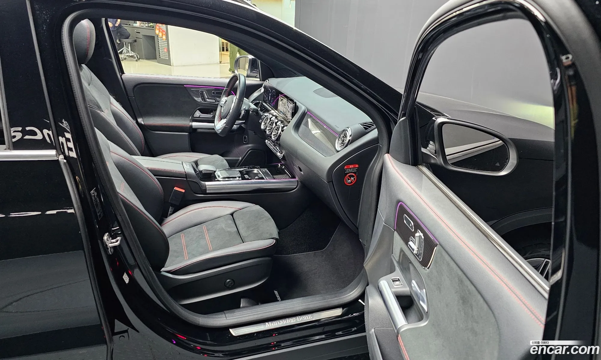 Mercedes-Benz GLA-Class H247 2023 — 10
