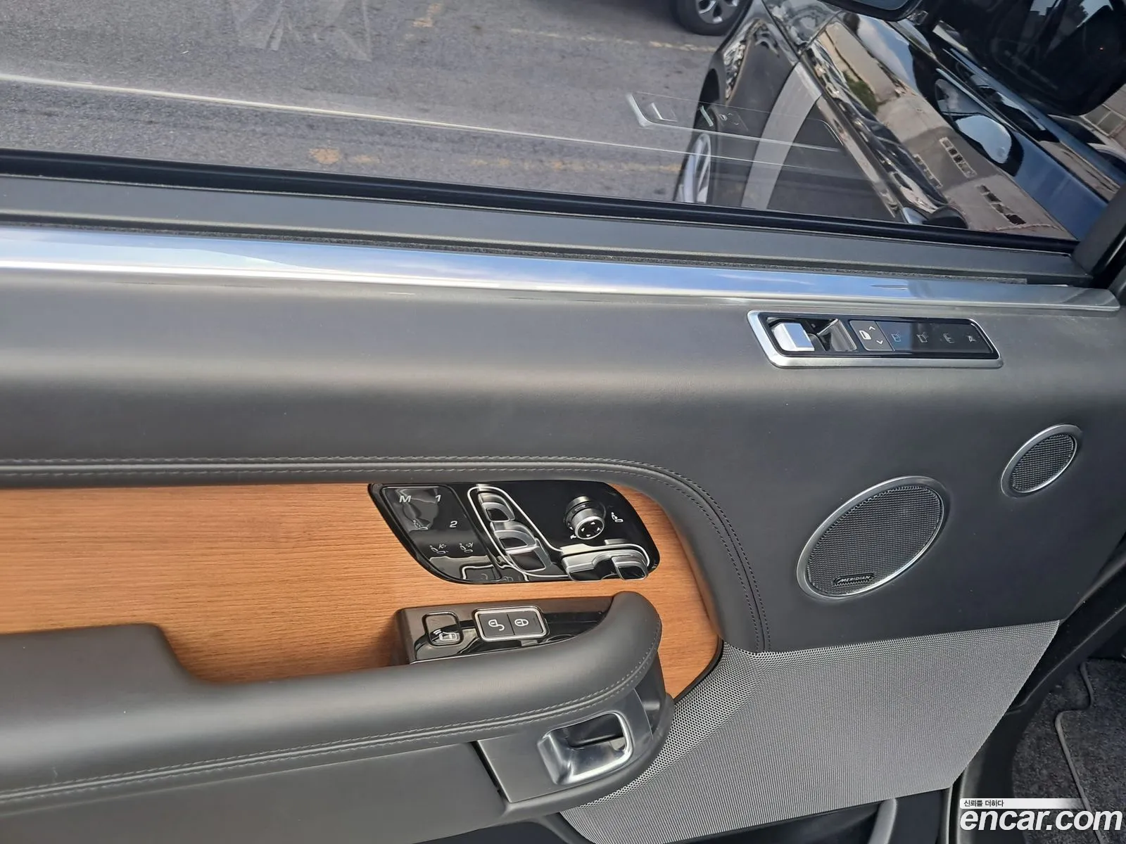 Land Rover Range Rover 2019 — 13
