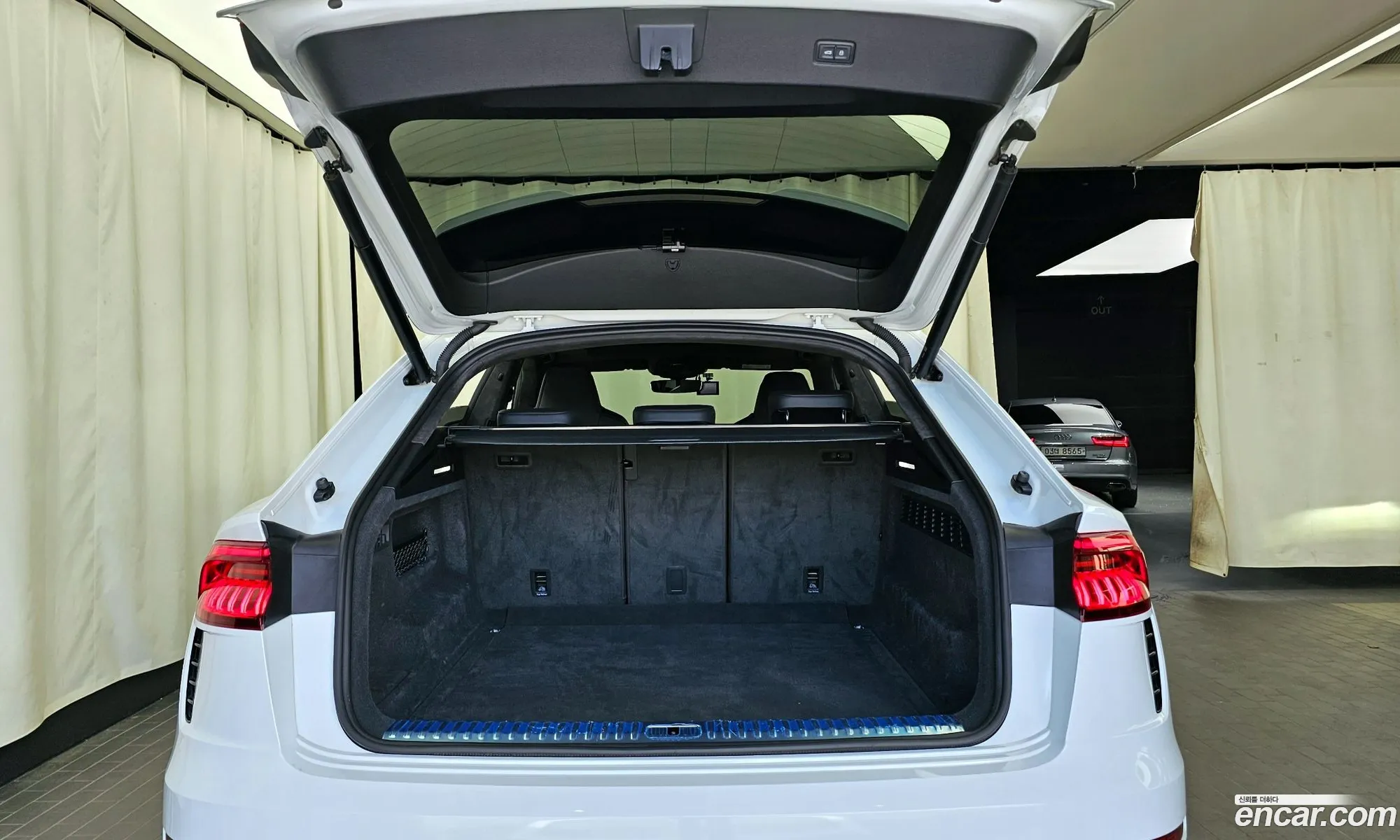 Audi RSQ8
