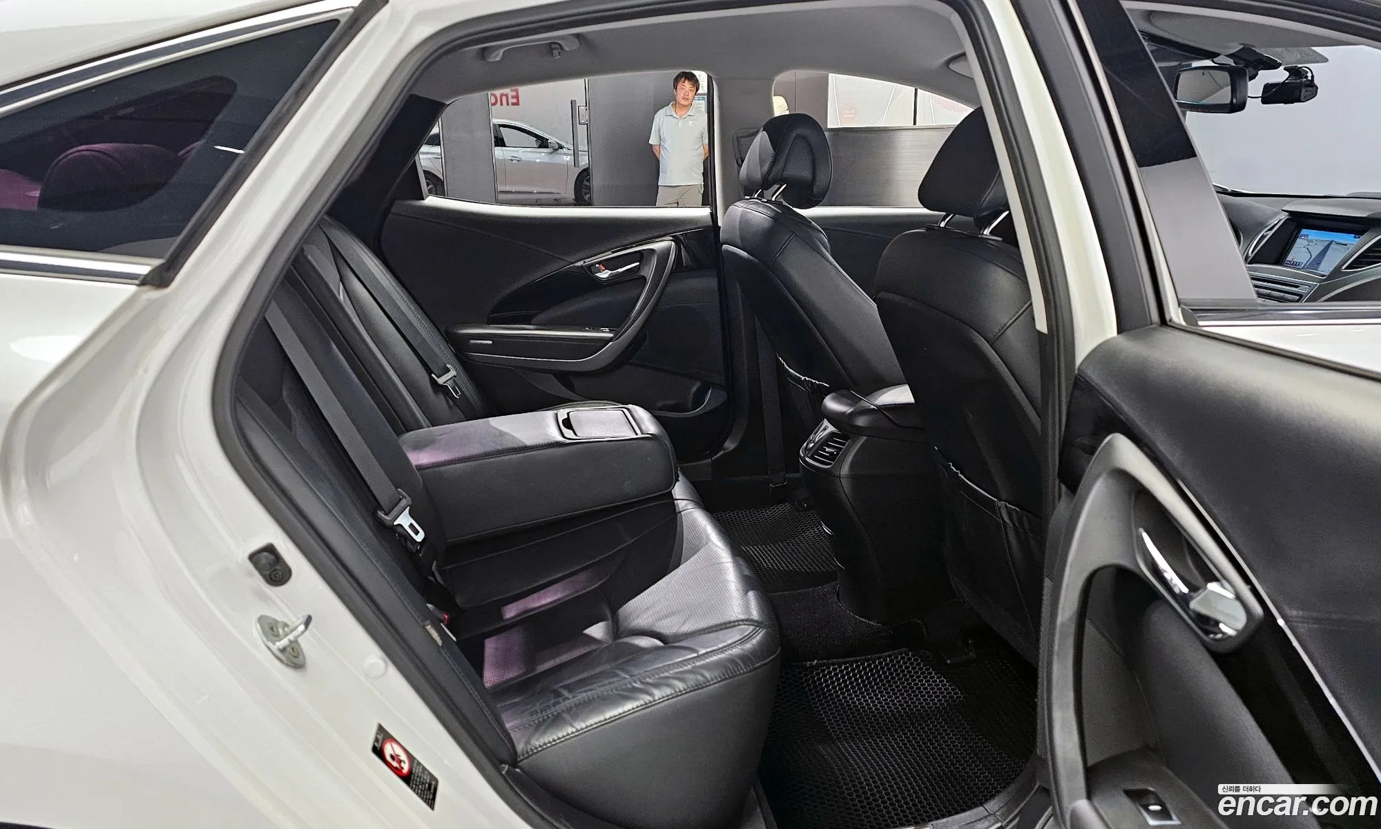 Hyundai Grandeur HG 2014 — 19