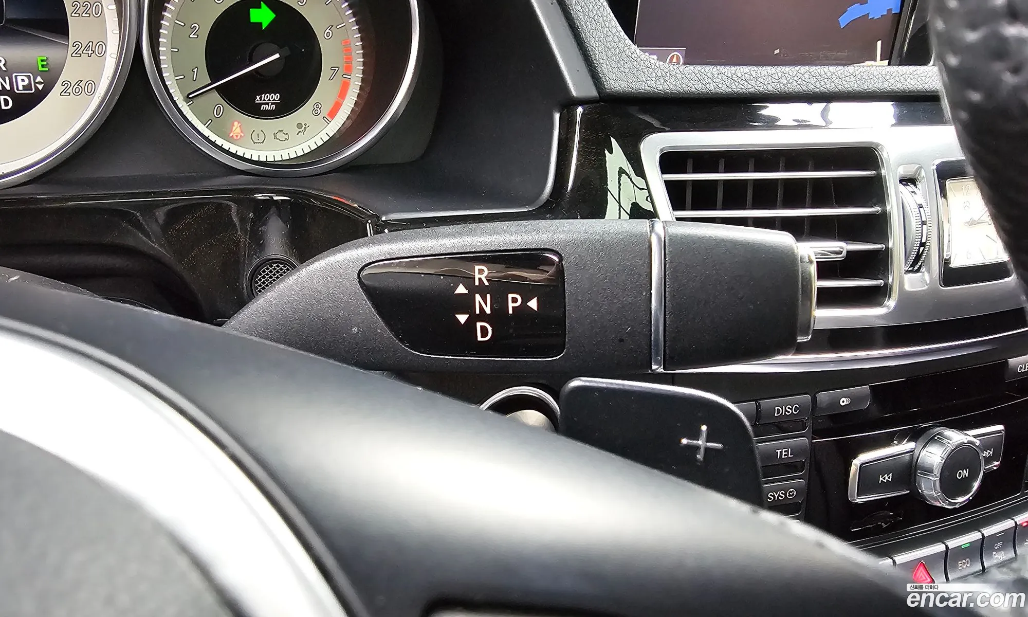 Mercedes-Benz E-Class W212 2013 WDDHF5FBXEA863810 — 14