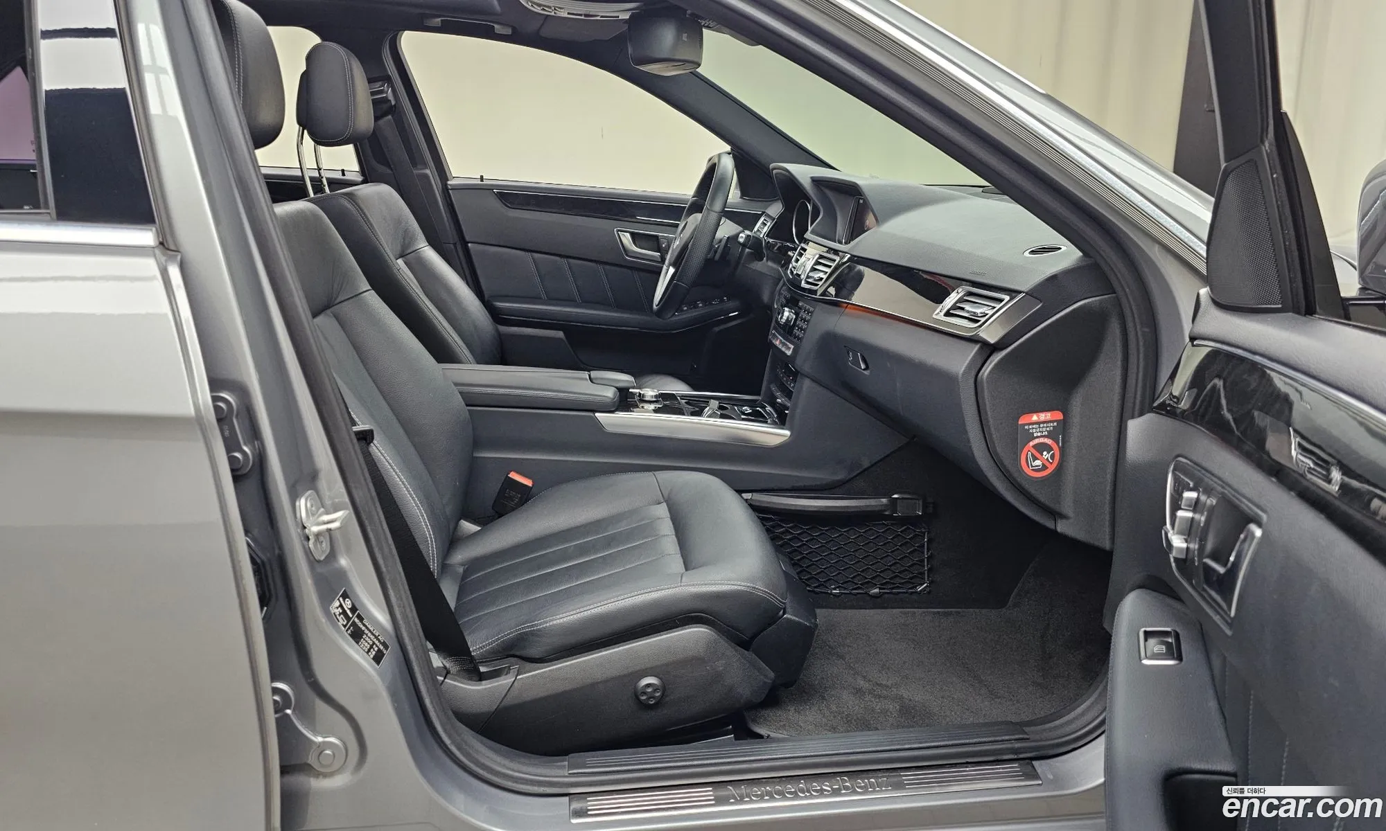 Mercedes-Benz E-Class W212 2013 WDDHF5FBXEA863810 — 13