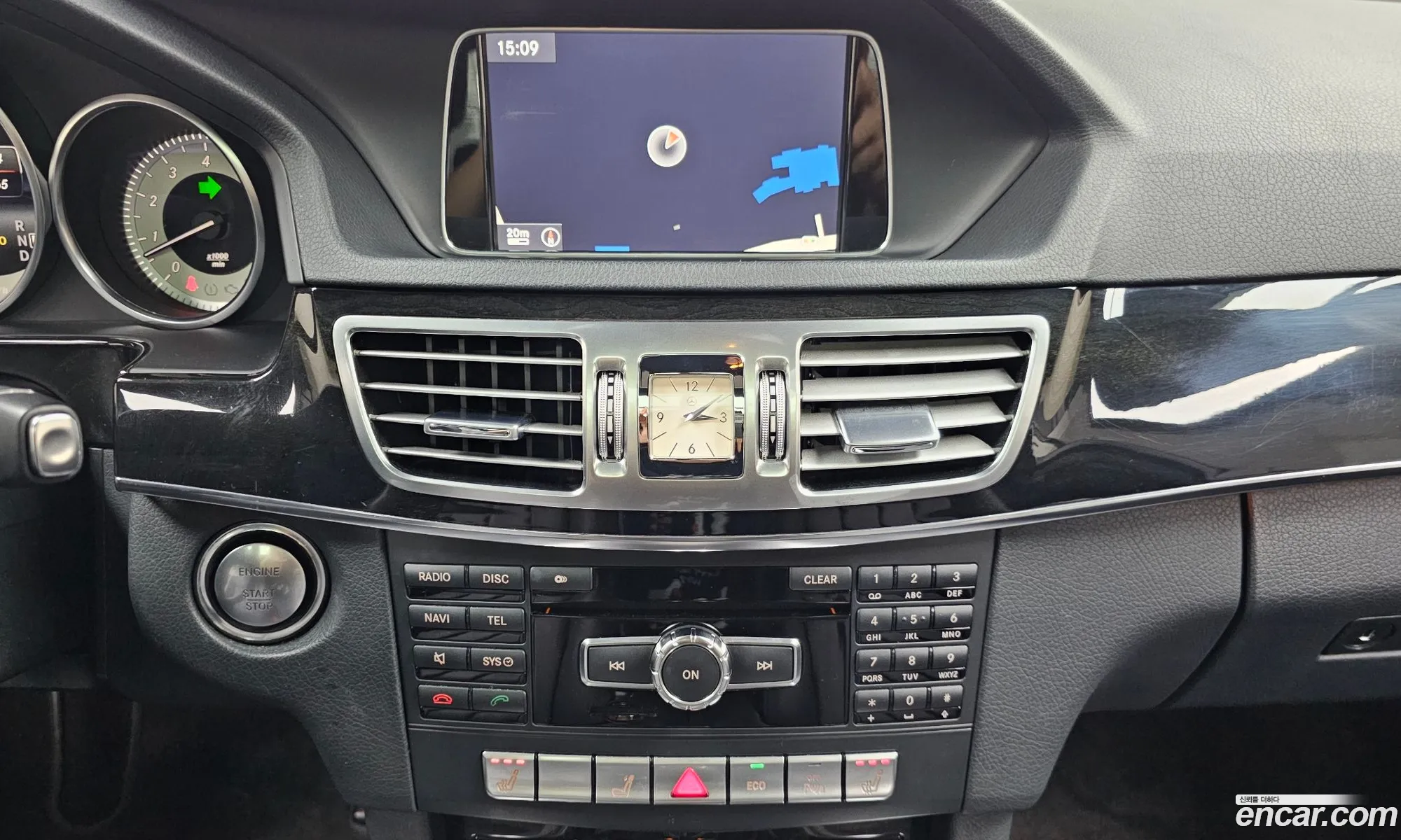 Mercedes-Benz E-Class W212 2013 WDDHF5FBXEA863810 — 16