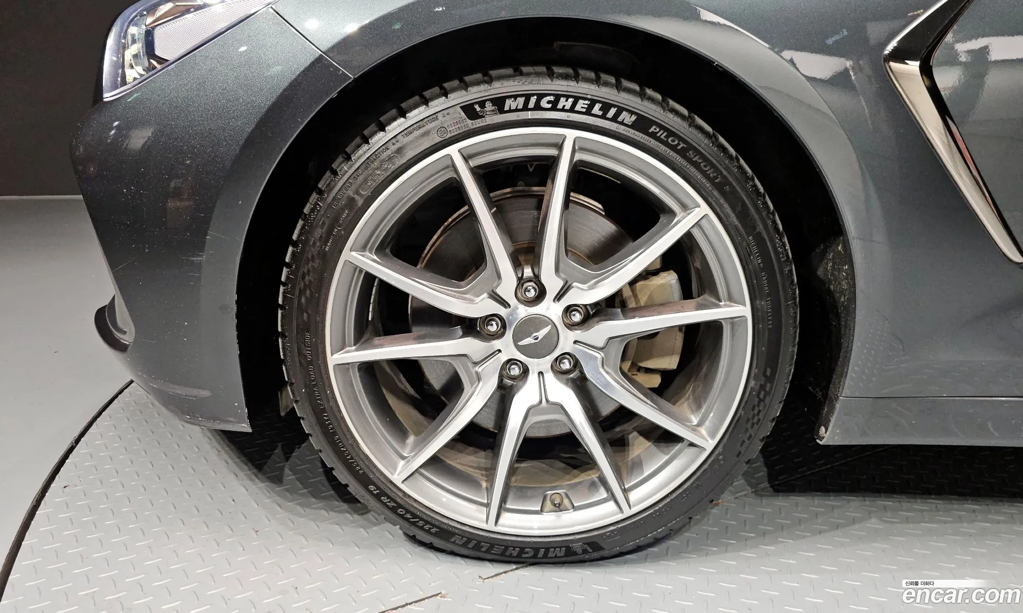 Genesis G70 2018 — 20