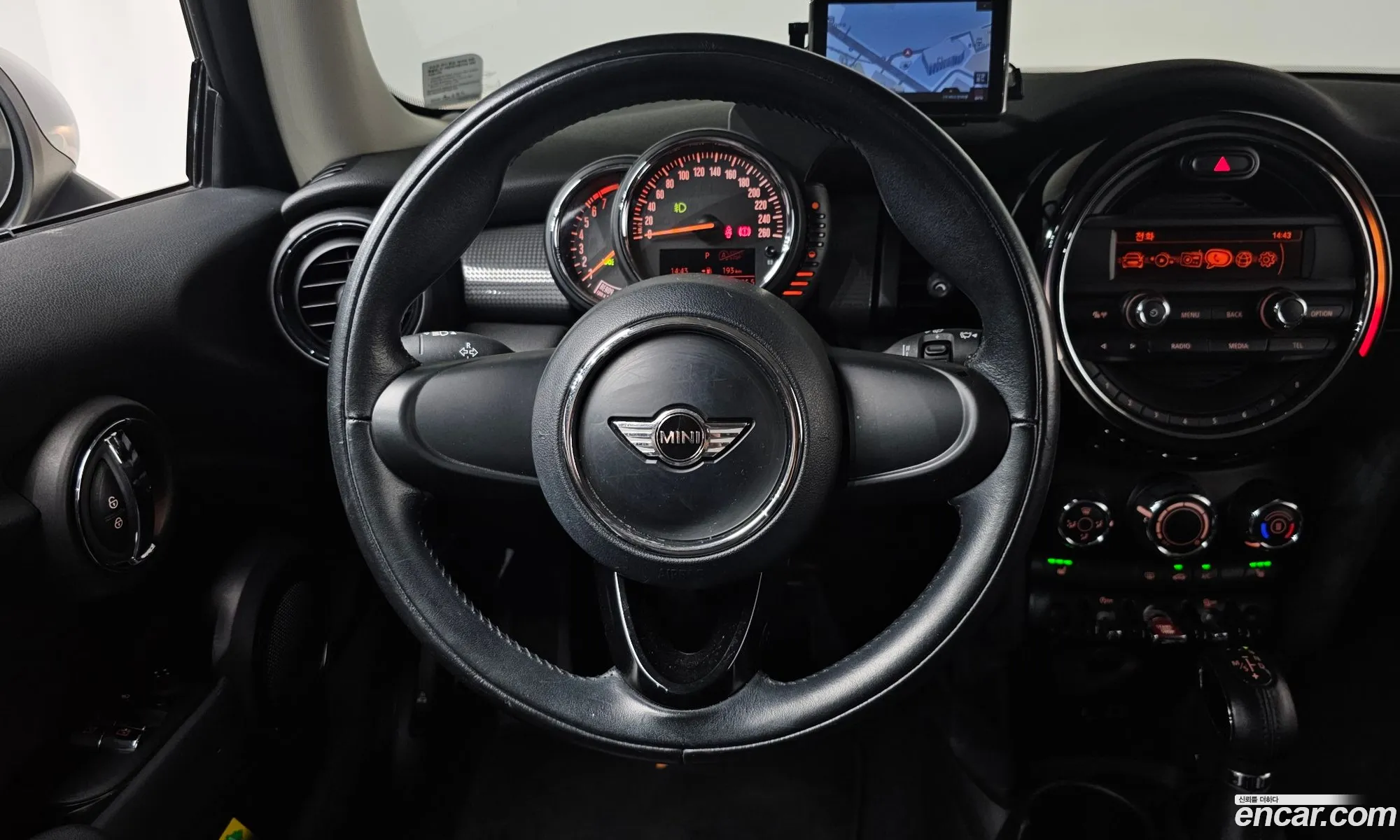 Mini Cooper 2016 WMWXP5104G2A92721 — 17
