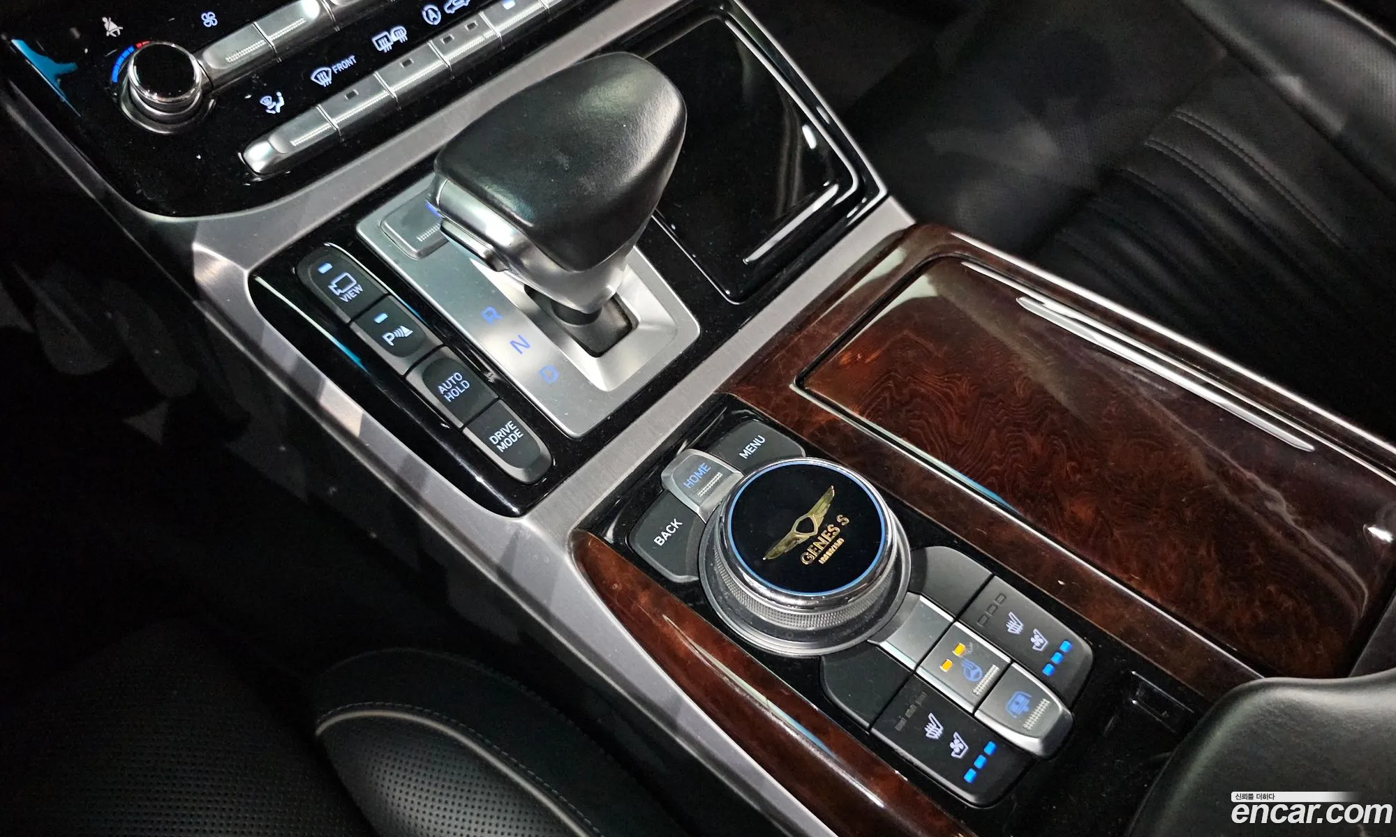 Genesis EQ900 2016 — 14