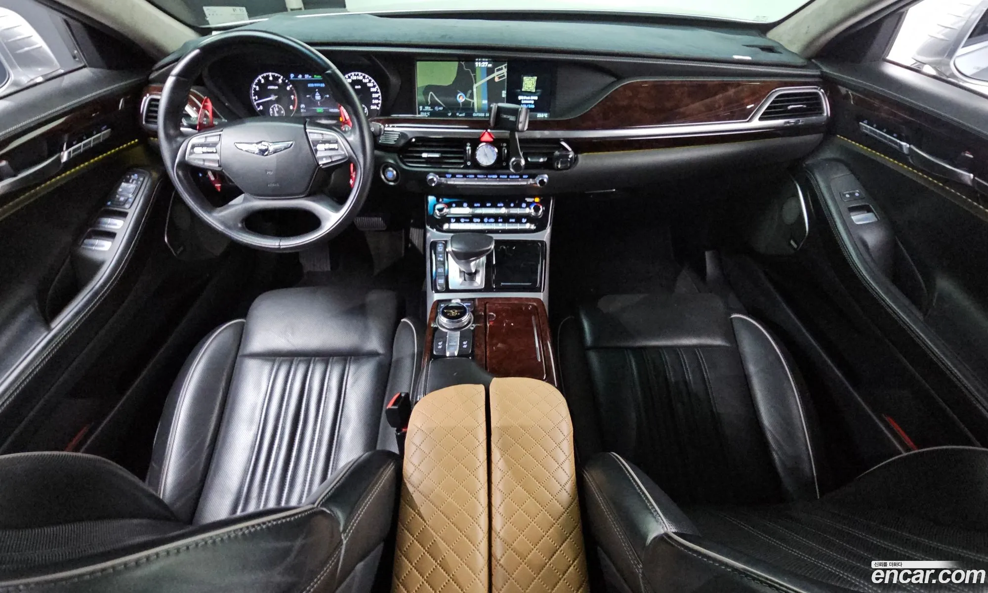 Genesis EQ900 2016 — 15