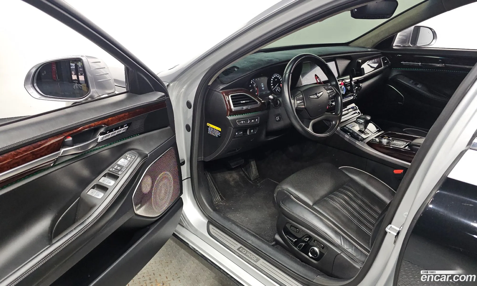 Genesis EQ900 2016 — 10