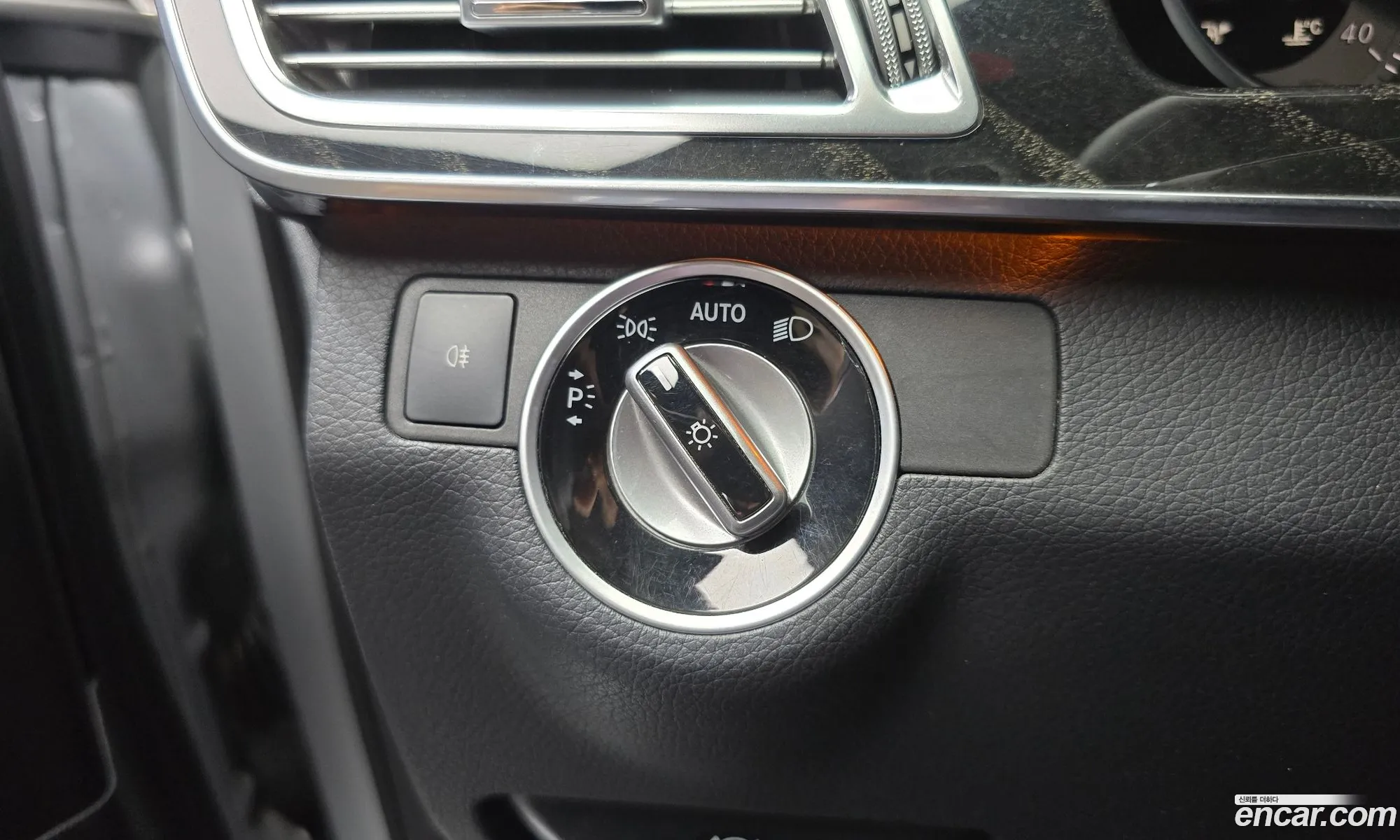 Mercedes-Benz E-Class W212 2013 WDDHF5FB7EA818579 — 8