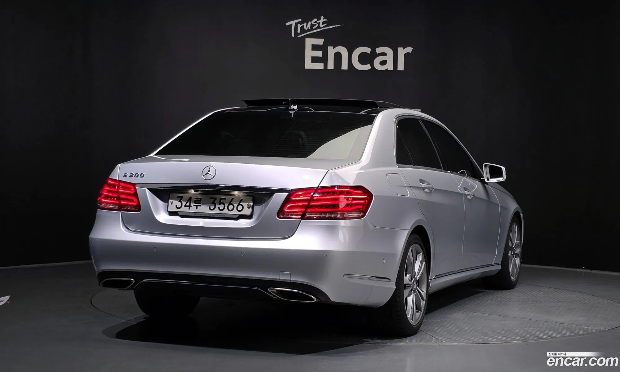 Mercedes-Benz E-Class W212 2013 WDDHF5FB7EA818579 — 15