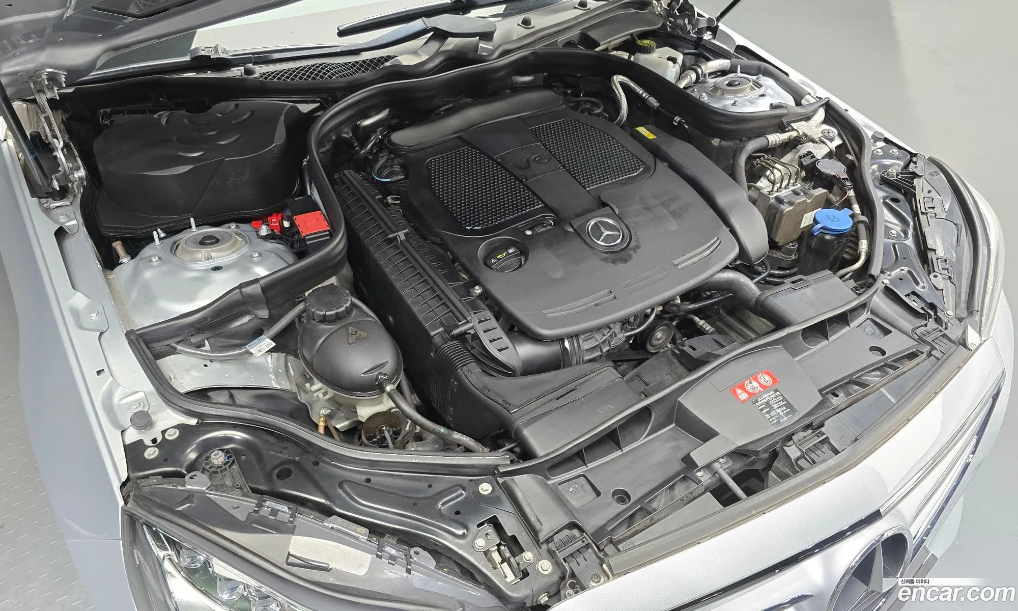 Mercedes-Benz E-Class W212 2013 WDDHF5FB7EA818579 — 9