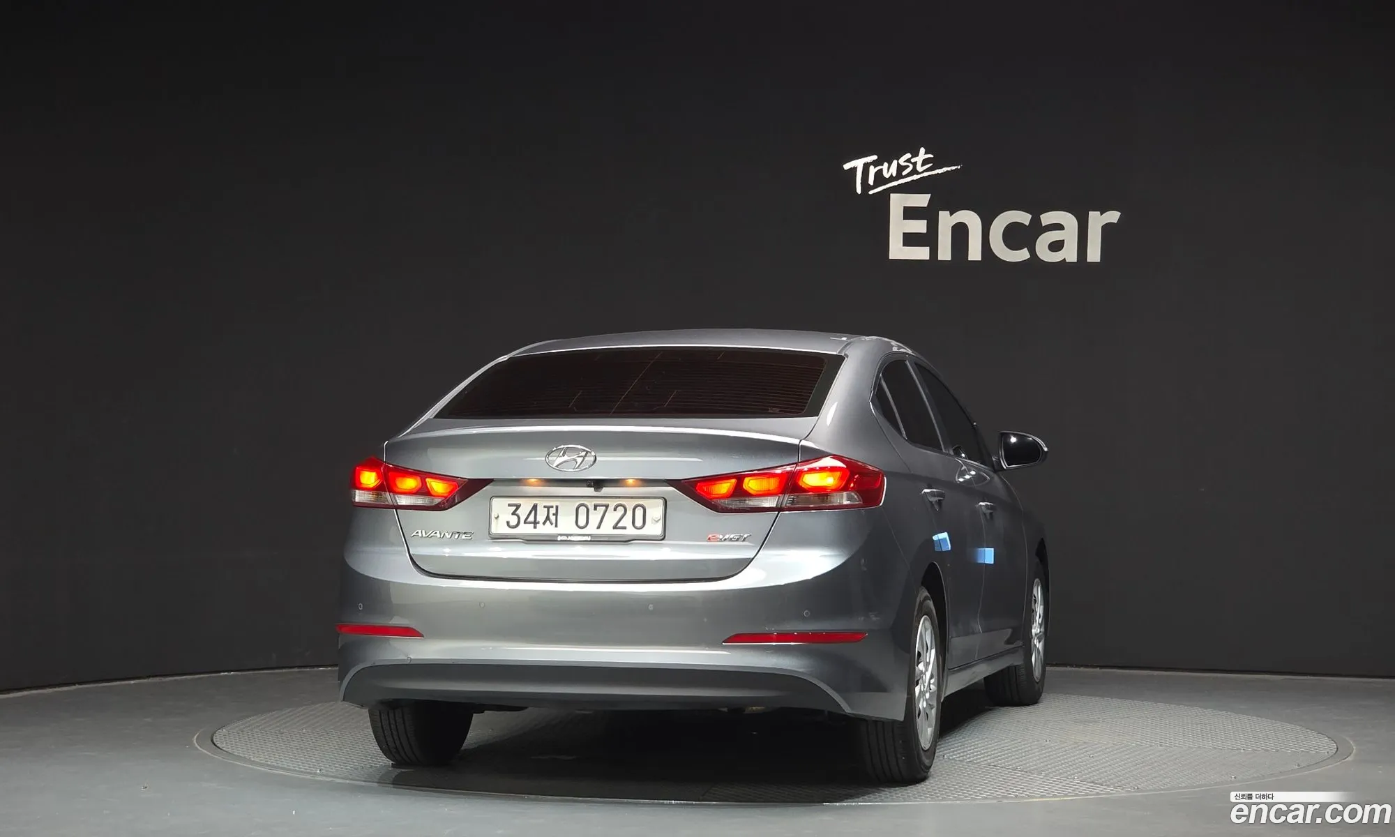 Hyundai Elantra AD 2016 — 15