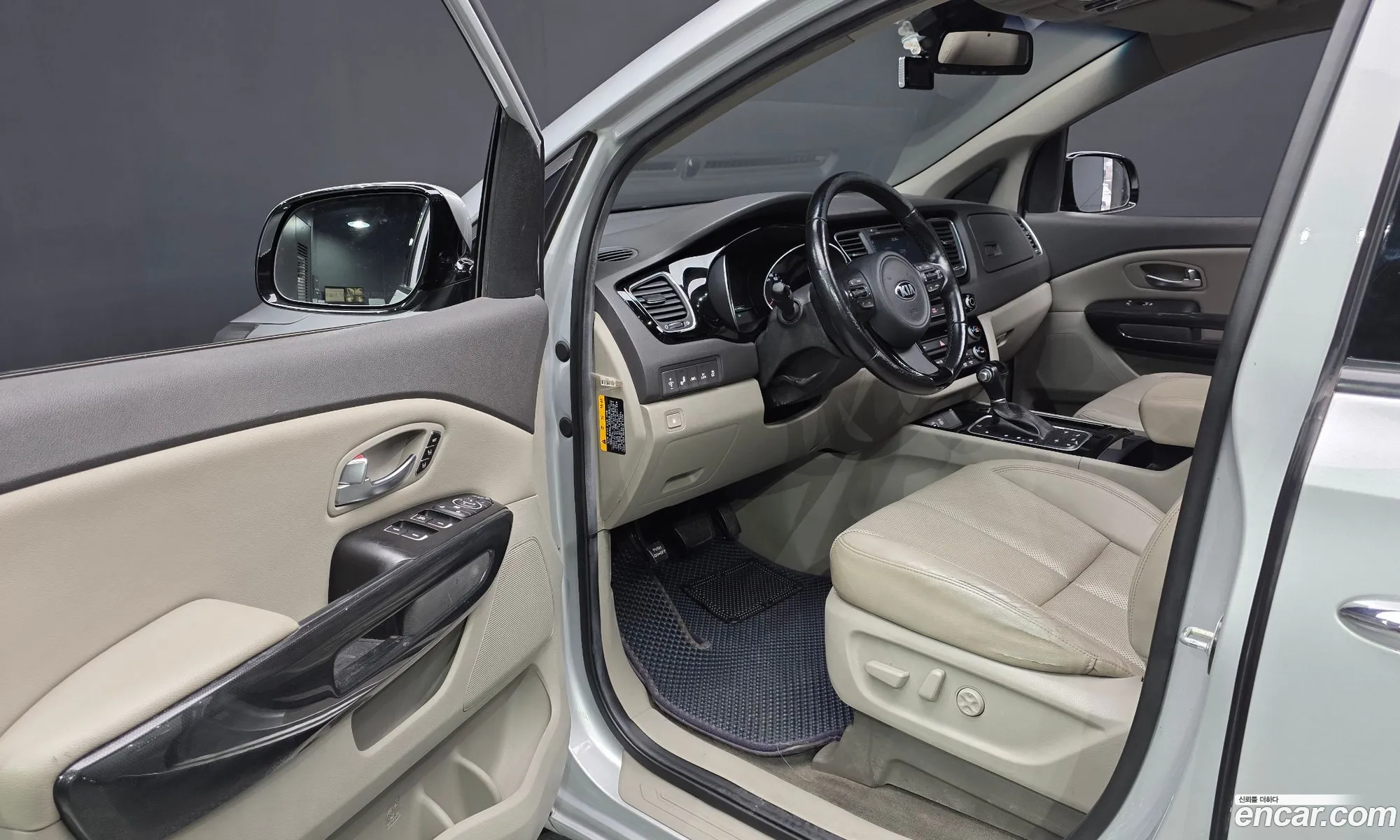 Kia Carnival 2014 — 9