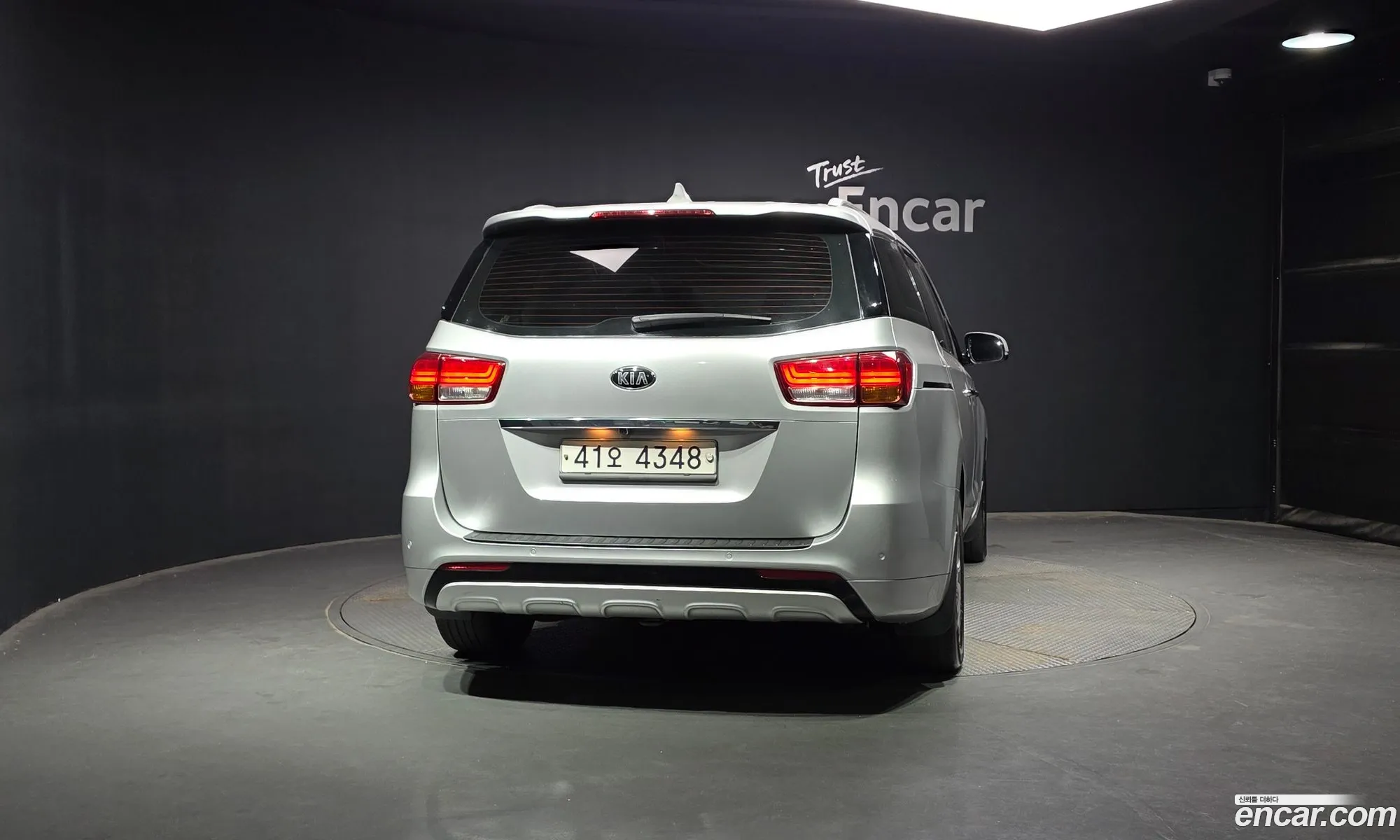 Kia Carnival 2014 — 16