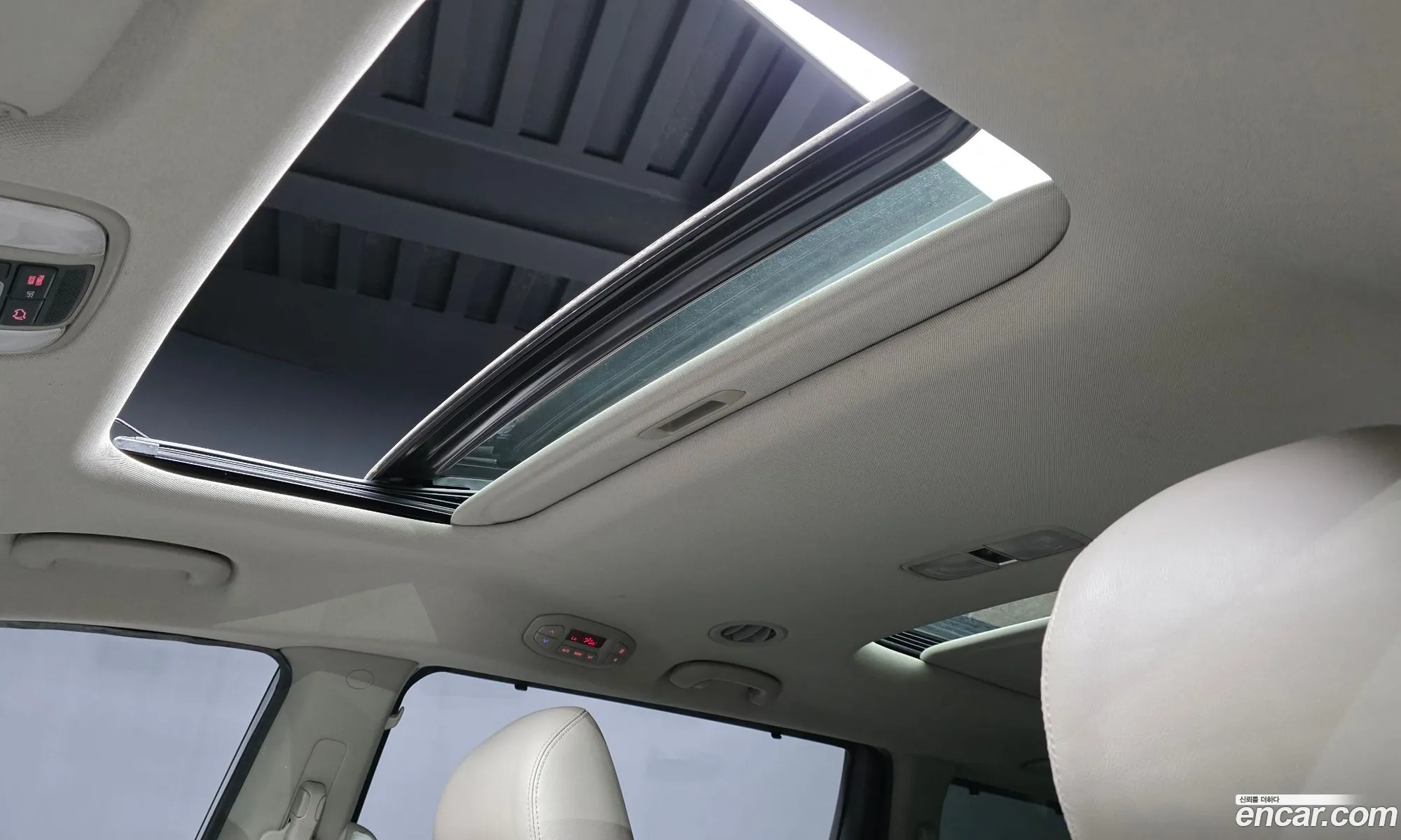 Kia Carnival 2014 — 5