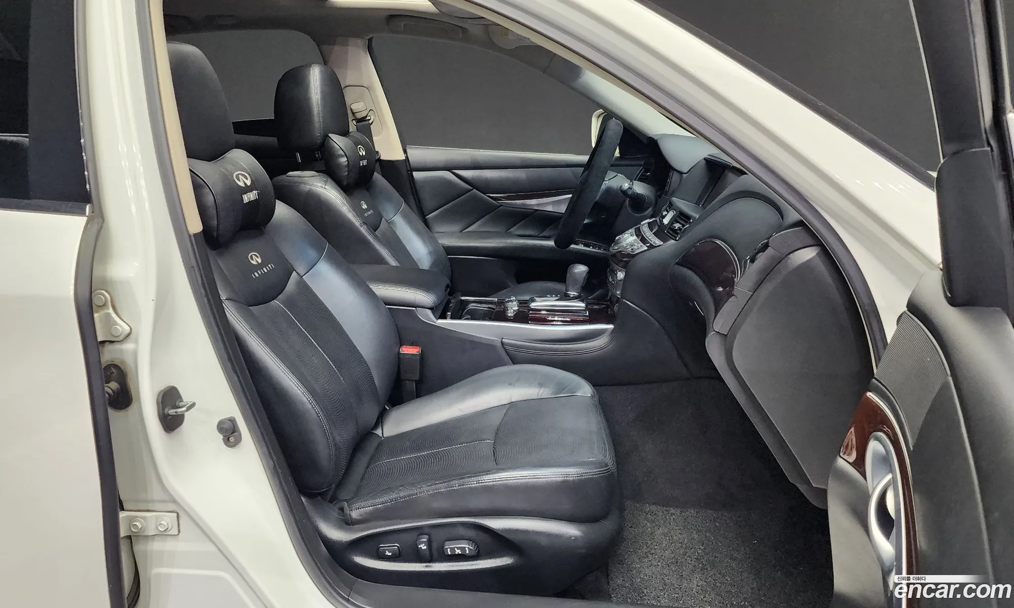 Infiniti M37