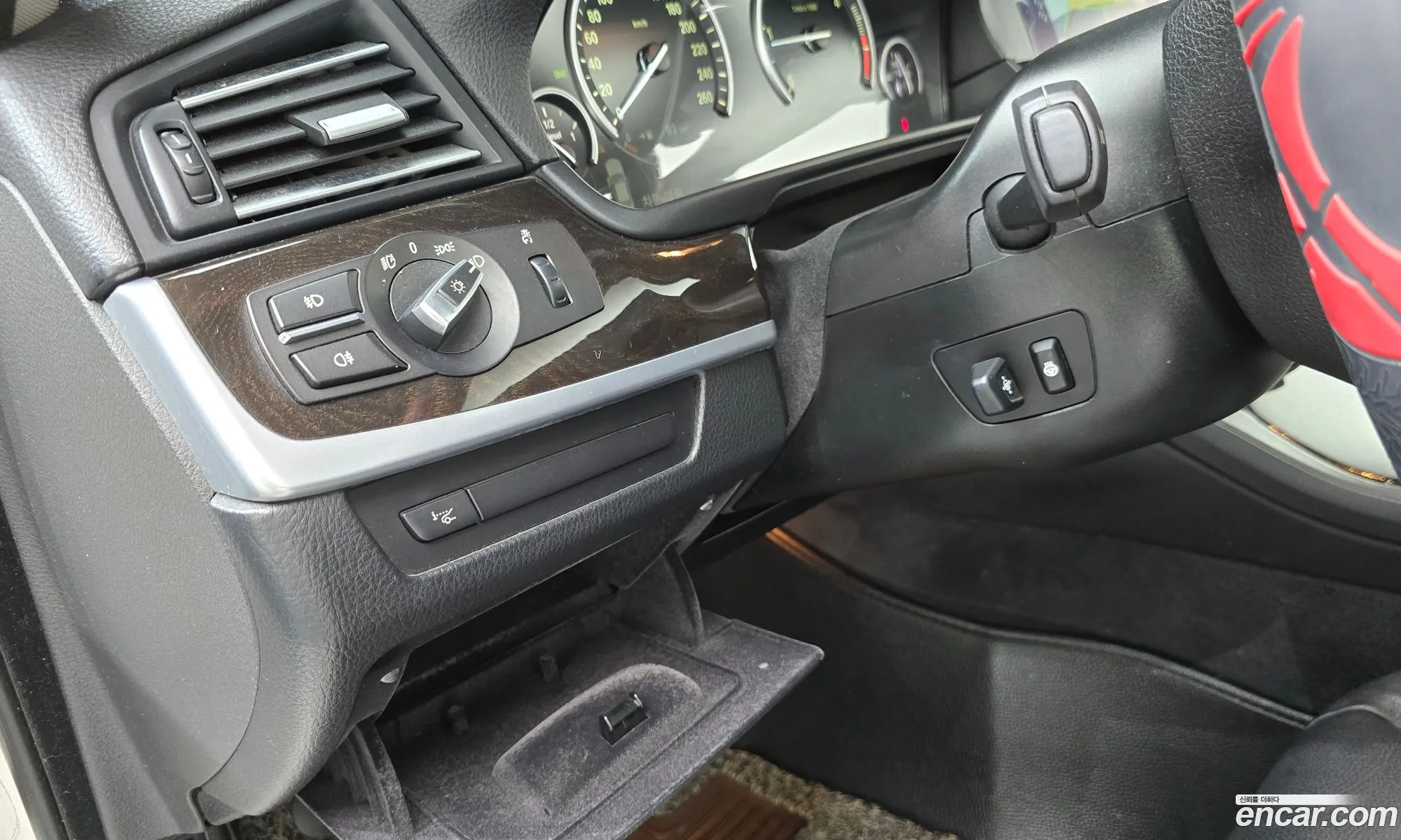 BMW 5 Series 2011 — 16