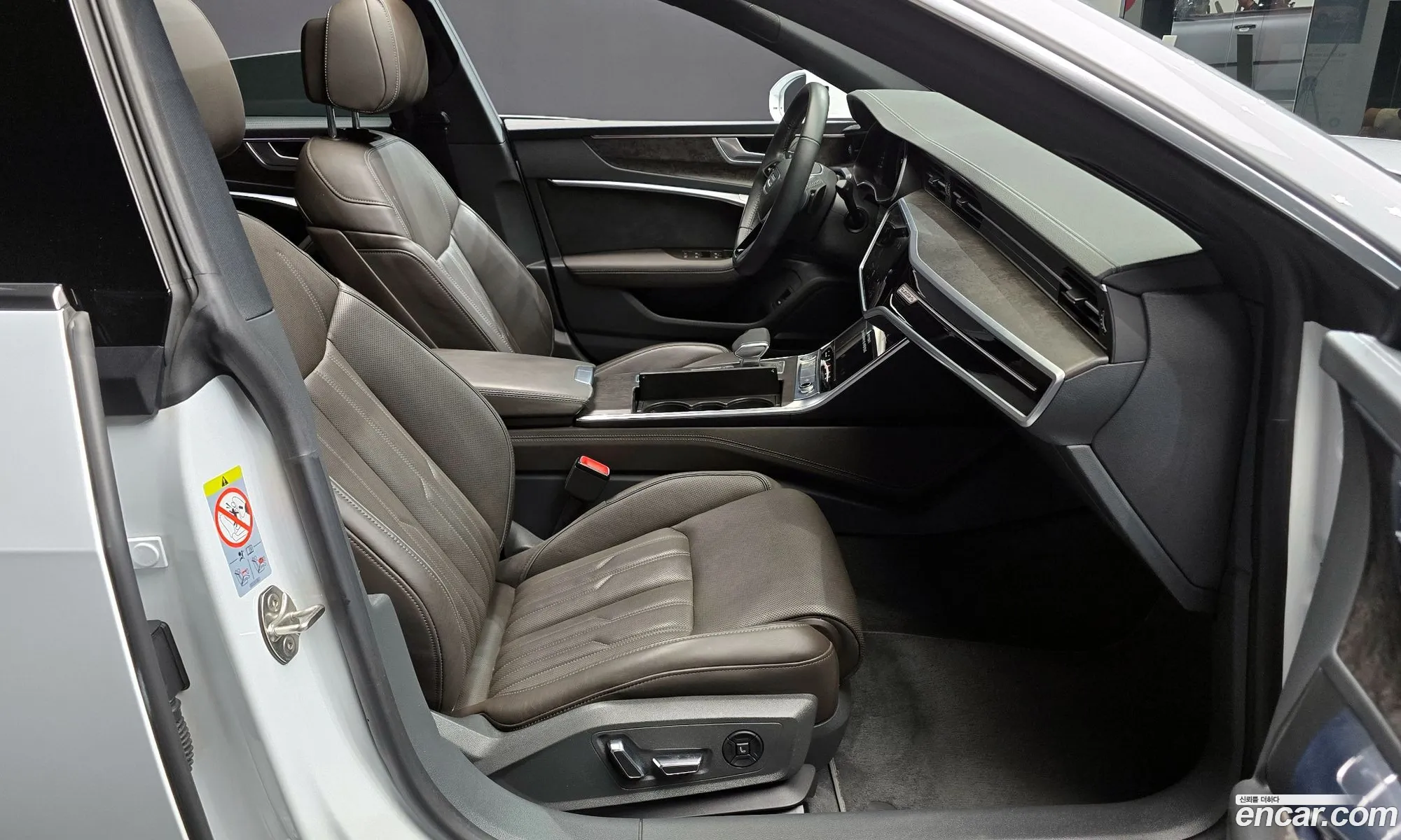 Audi A7 2020 WAUZZZF24LN065061 — 7