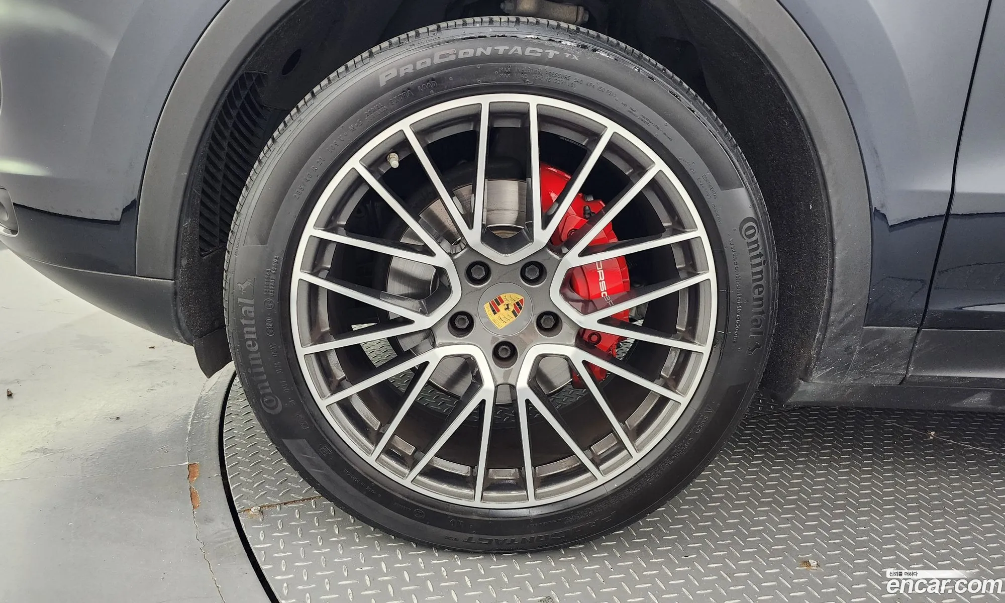 Porsche Cayenne 2019 WP1AA29Y5KDA24472 — 17