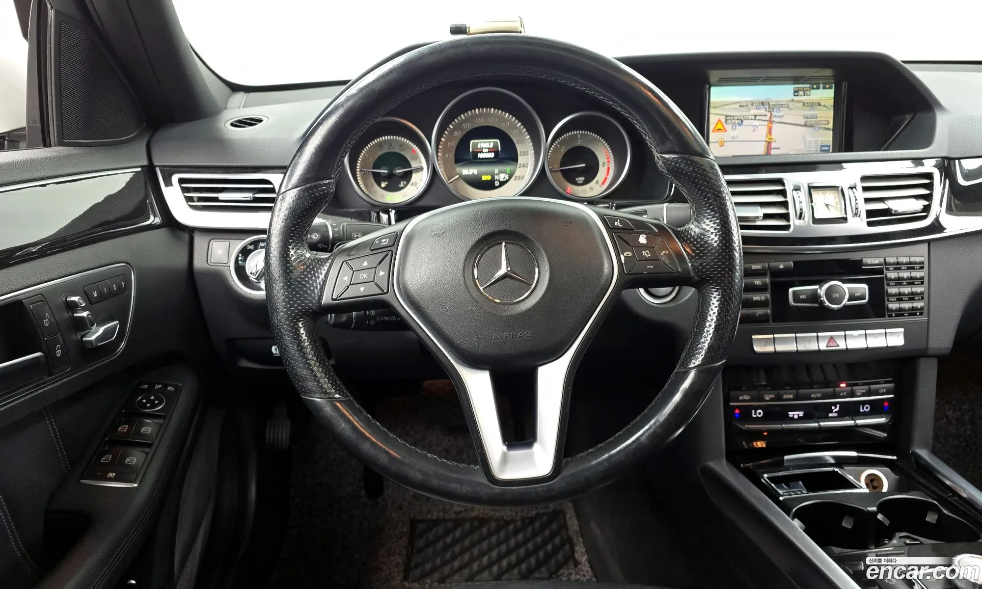Mercedes-Benz E-Class W212 2014 WDDHF0CB1EA965004 — 17
