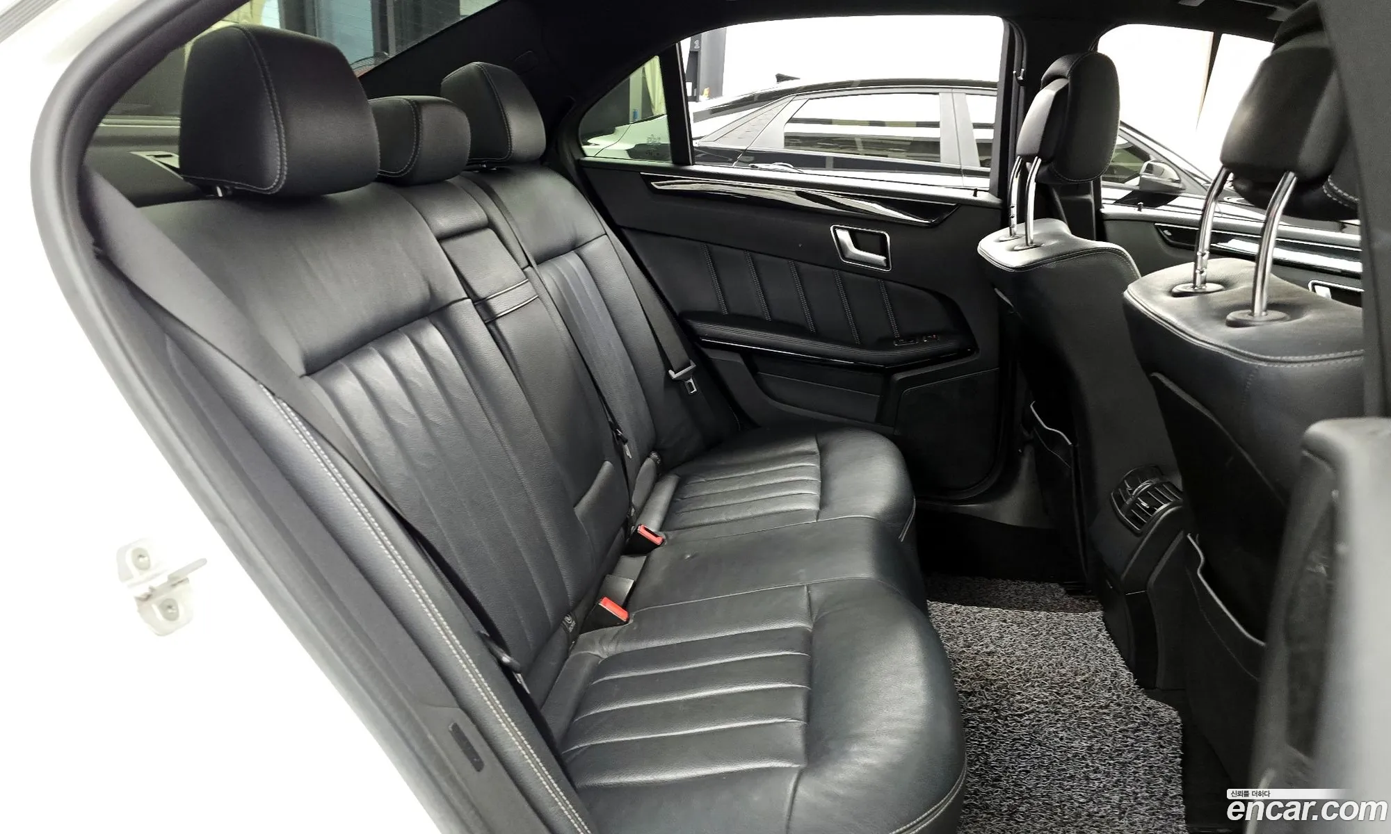 Mercedes-Benz E-Class W212 2014 WDDHF0CB1EA965004 — 9