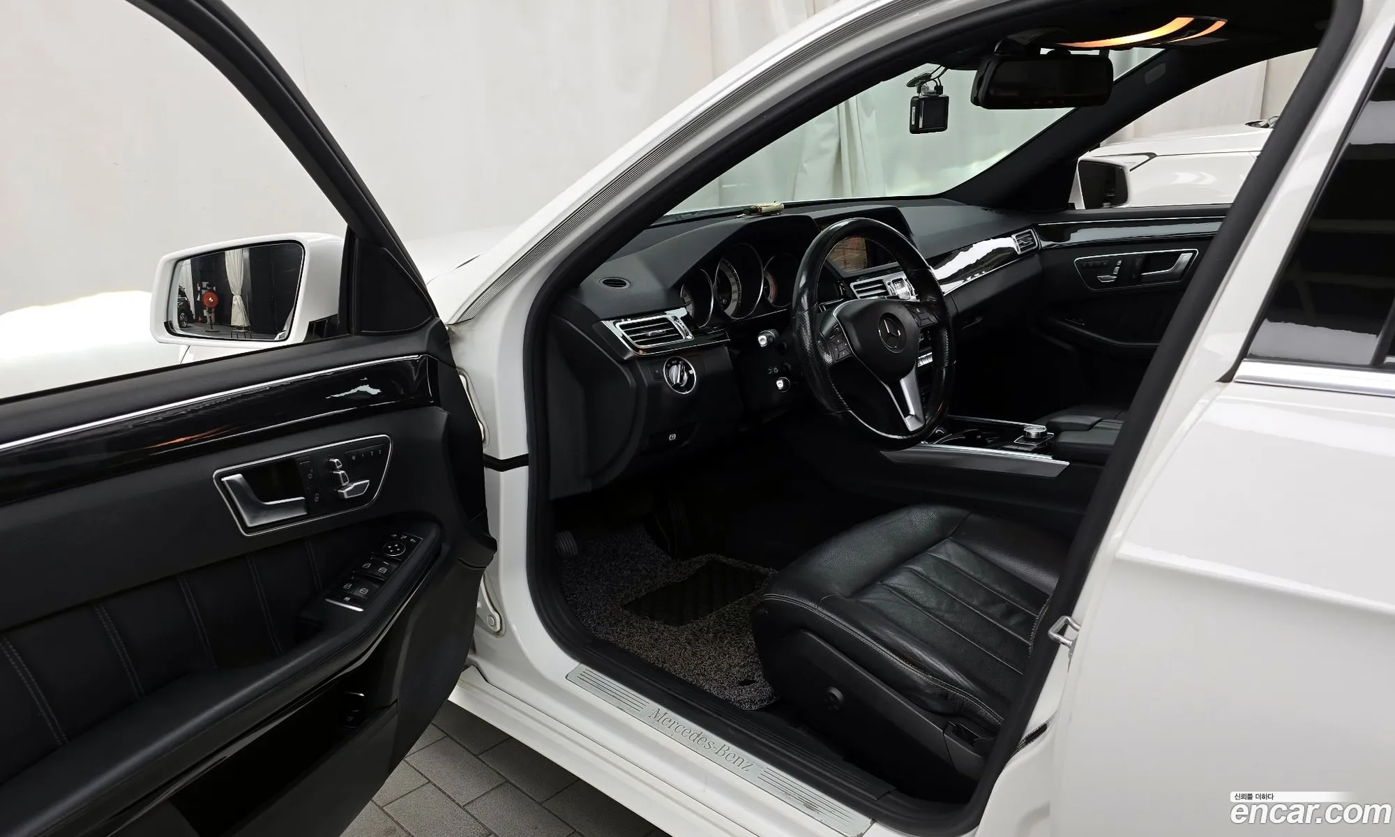Mercedes-Benz E-Class W212 2014 WDDHF0CB1EA965004 — 19