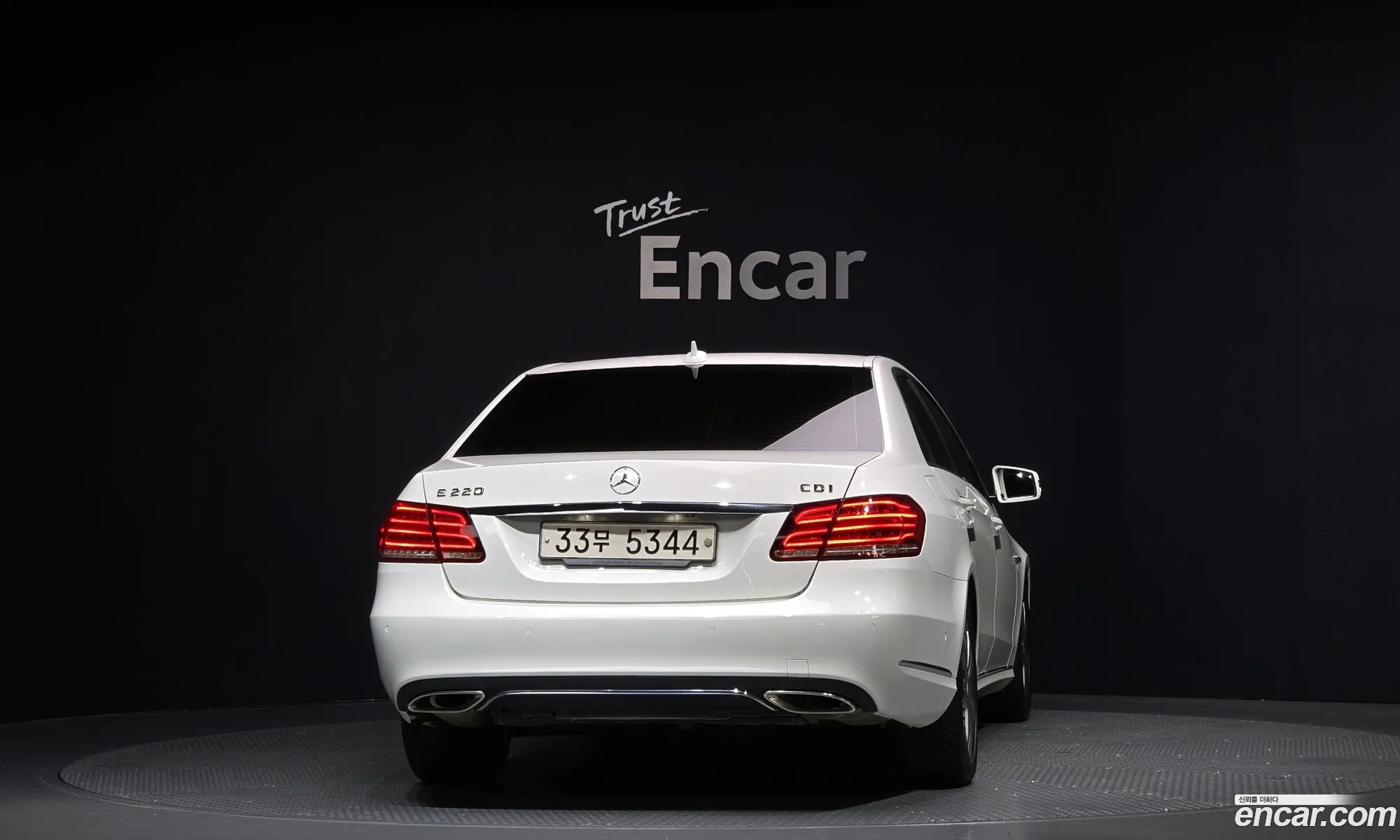 Mercedes-Benz E-Class W212 2014 WDDHF0CB1EA965004 — 12